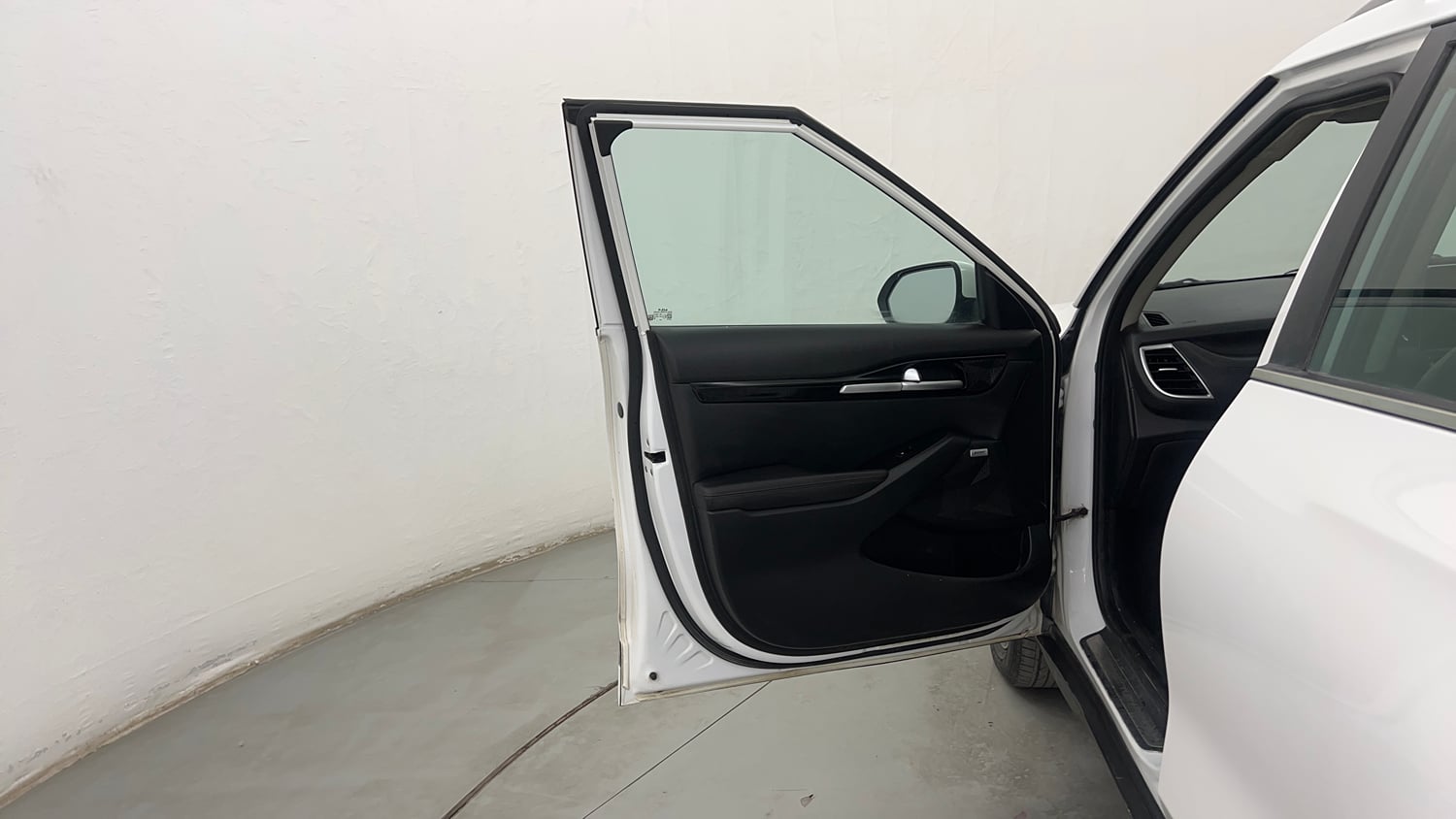 Used 2022 Kia Seltos GTX Plus 1.5 Diesel AT Diesel Automatic interior LEFT FRONT DOOR OPEN VIEW
