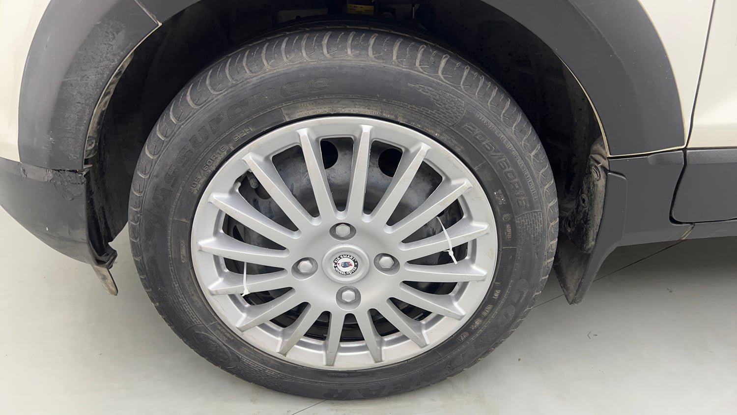 Used 2021 Ford EcoSport Trend 1.5L Ti-VCT Petrol Manual tyres LEFT FRONT TYRE RIM VIEW
