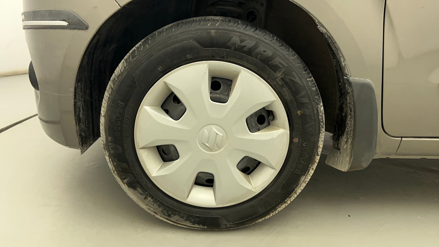 Used 2024 Maruti Suzuki Wagon R VXI 1.0 CNG Cng Manual tyres LEFT FRONT TYRE RIM VIEW