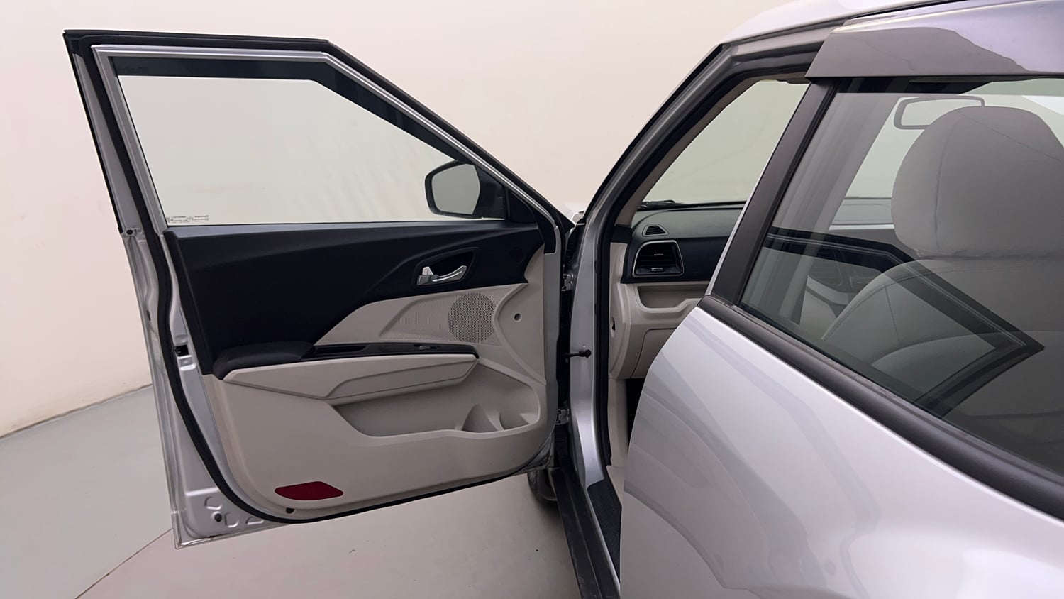 Used 2022 Mahindra XUV 300 W8 (O) 1.2 Petrol Petrol Manual interior LEFT FRONT DOOR OPEN VIEW