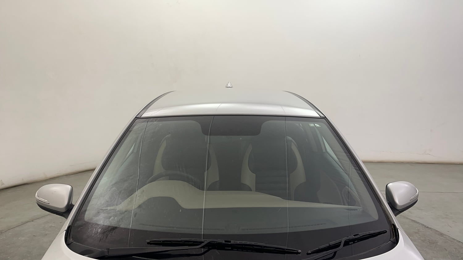 Used 2016 Hyundai Elite i20 Sportz 1.4 CRDI Diesel Manual exterior FRONT WINDSHIELD VIEW