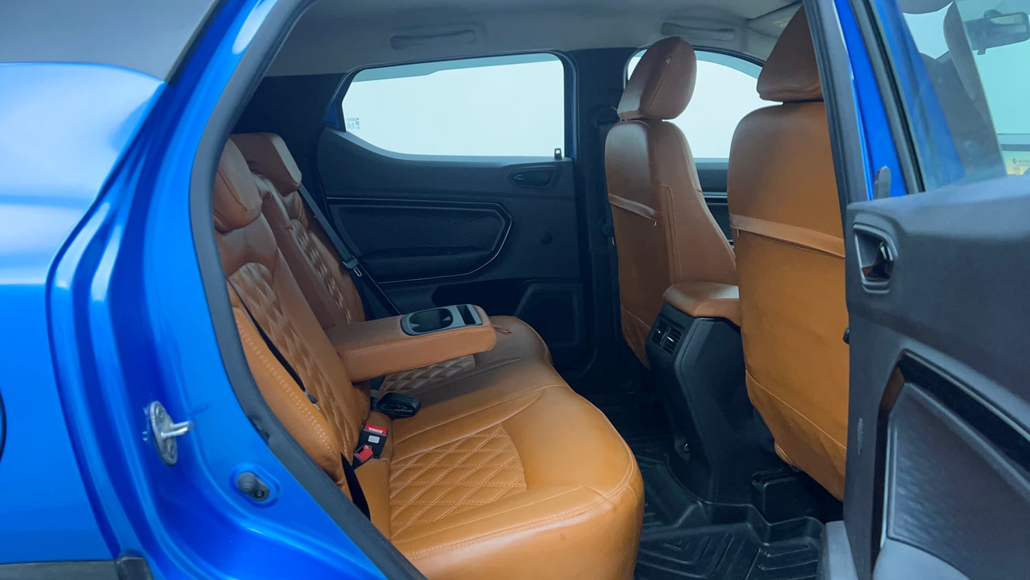 Used 2022 Renault Kiger RXZ Turbo CVT Petrol Automatic interior RIGHT SIDE REAR DOOR CABIN VIEW