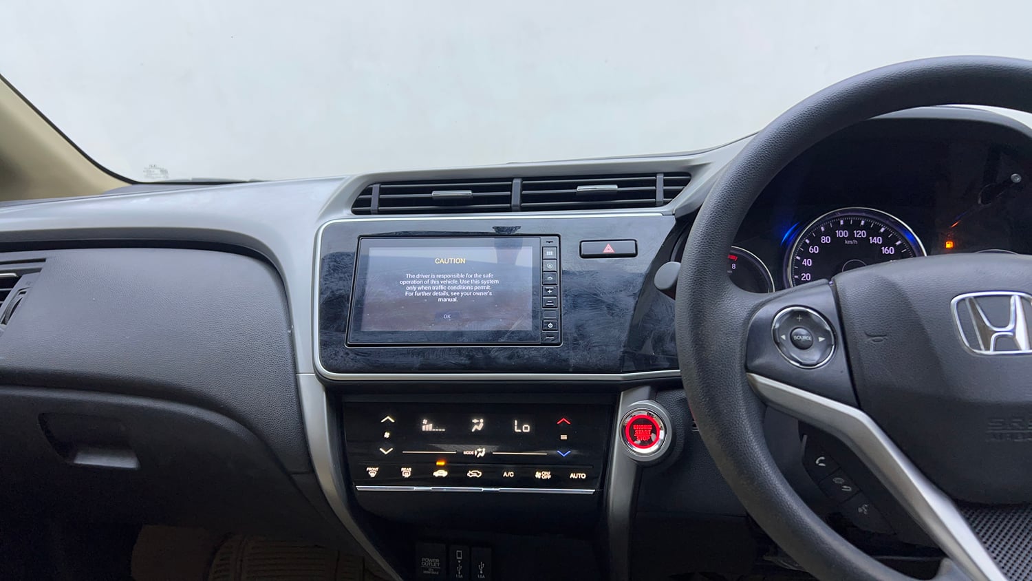 Used 2022 Honda City 4th Generation V Petrol Petrol Manual interior MUSIC SYSTEM & AC CONTROL VIEW