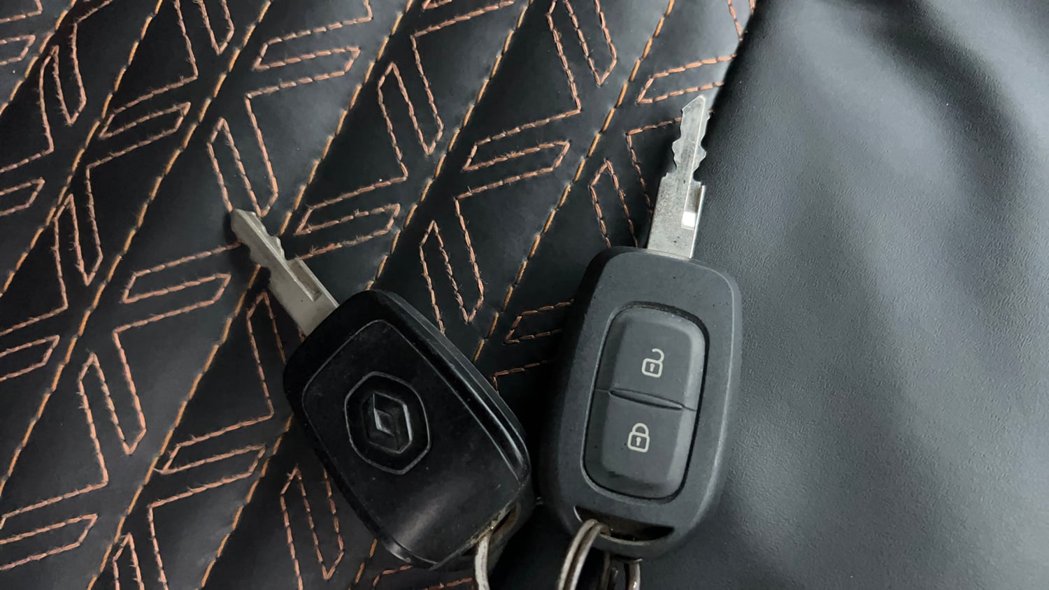 Used 2016 Renault Kwid RXT Petrol Manual extra CAR KEY VIEW