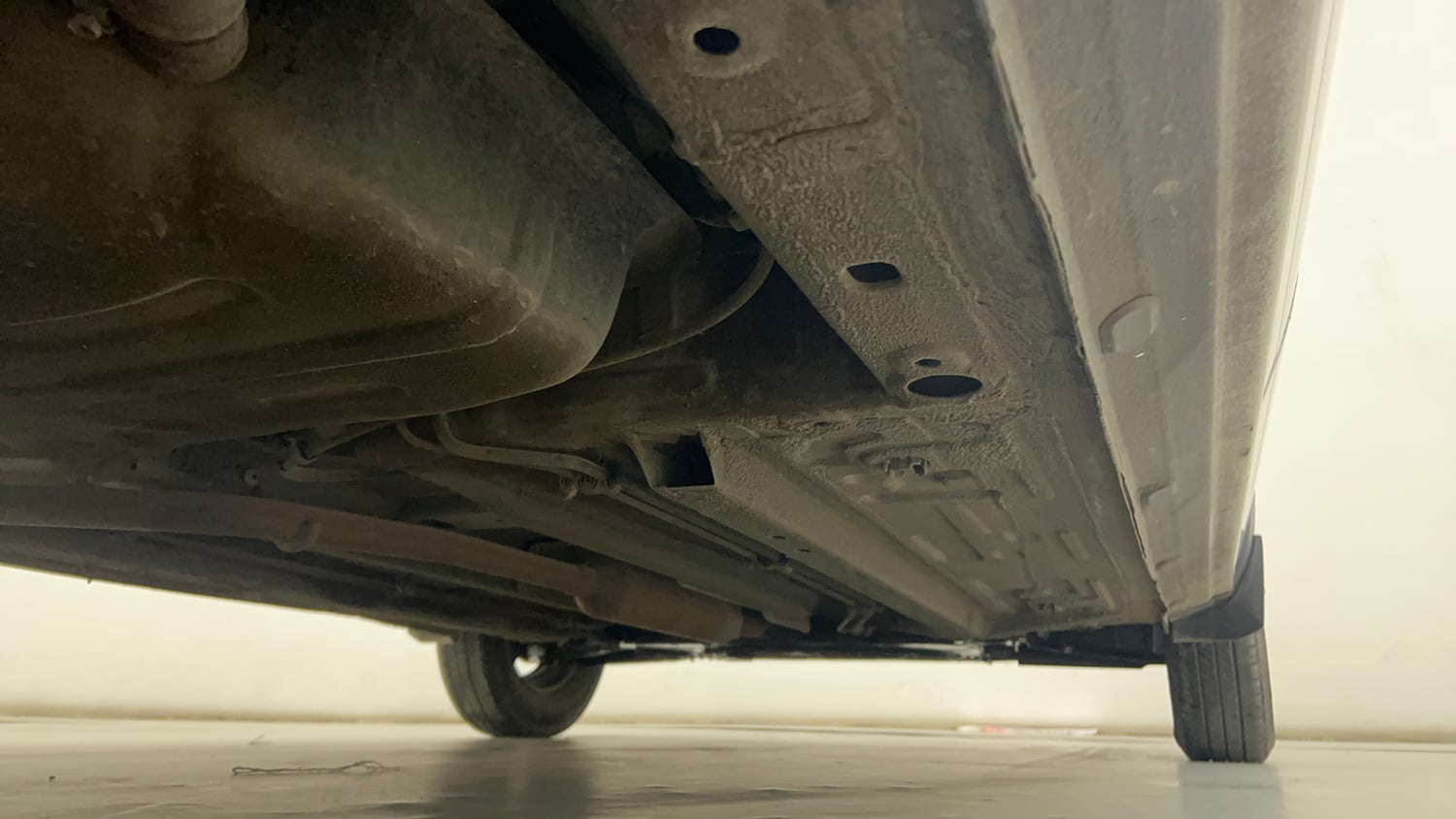 Used 2019 Renault Triber RXZ Petrol Manual extra REAR RIGHT UNDERBODY VIEW