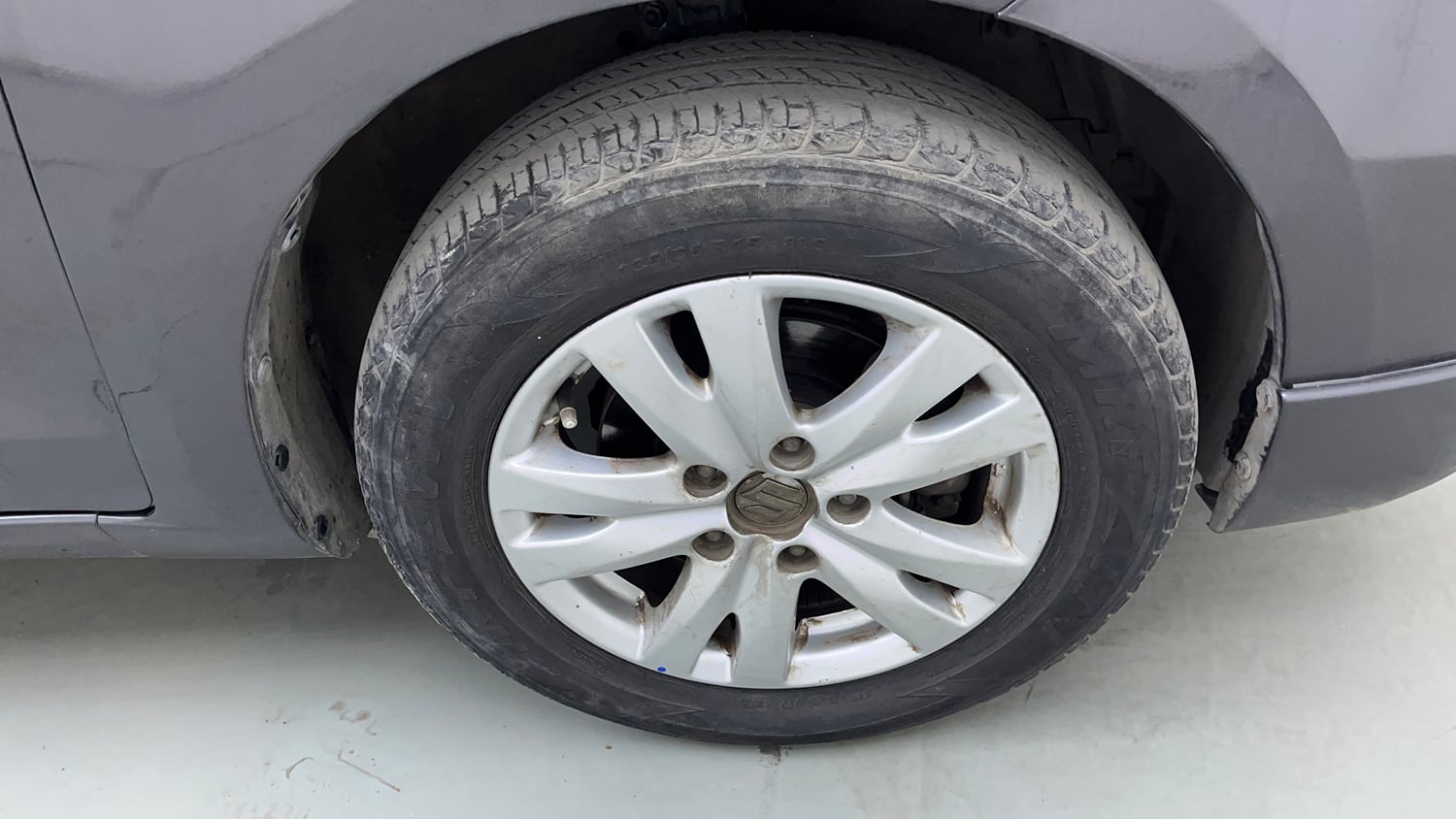 Used 2018 Maruti Suzuki Ertiga ZXI Petrol Manual tyres RIGHT FRONT TYRE RIM VIEW