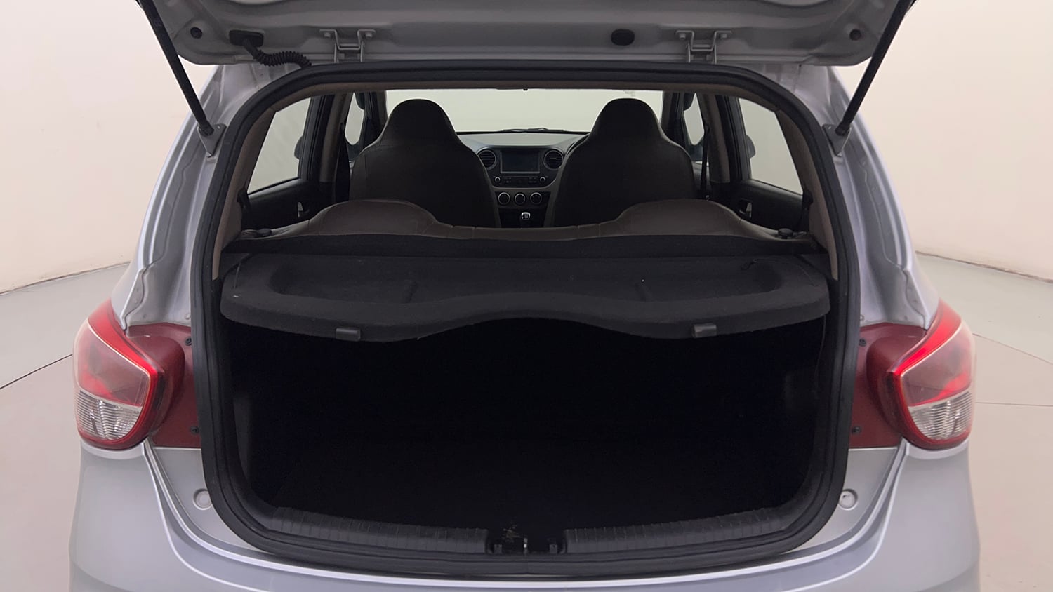 Used 2019 Hyundai Grand i10 Sportz 1.2 Kappa VTVT Petrol Manual interior DICKY INSIDE VIEW