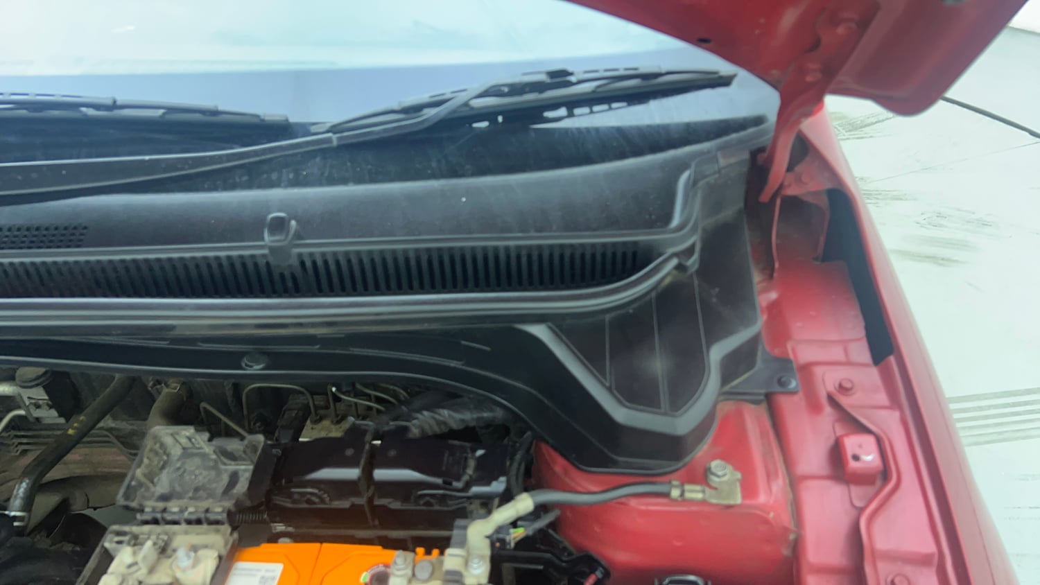 Used 2021 Hyundai i20 Asta 1.2 IVT Petrol Automatic engine ENGINE LEFT SIDE HINGE & APRON VIEW