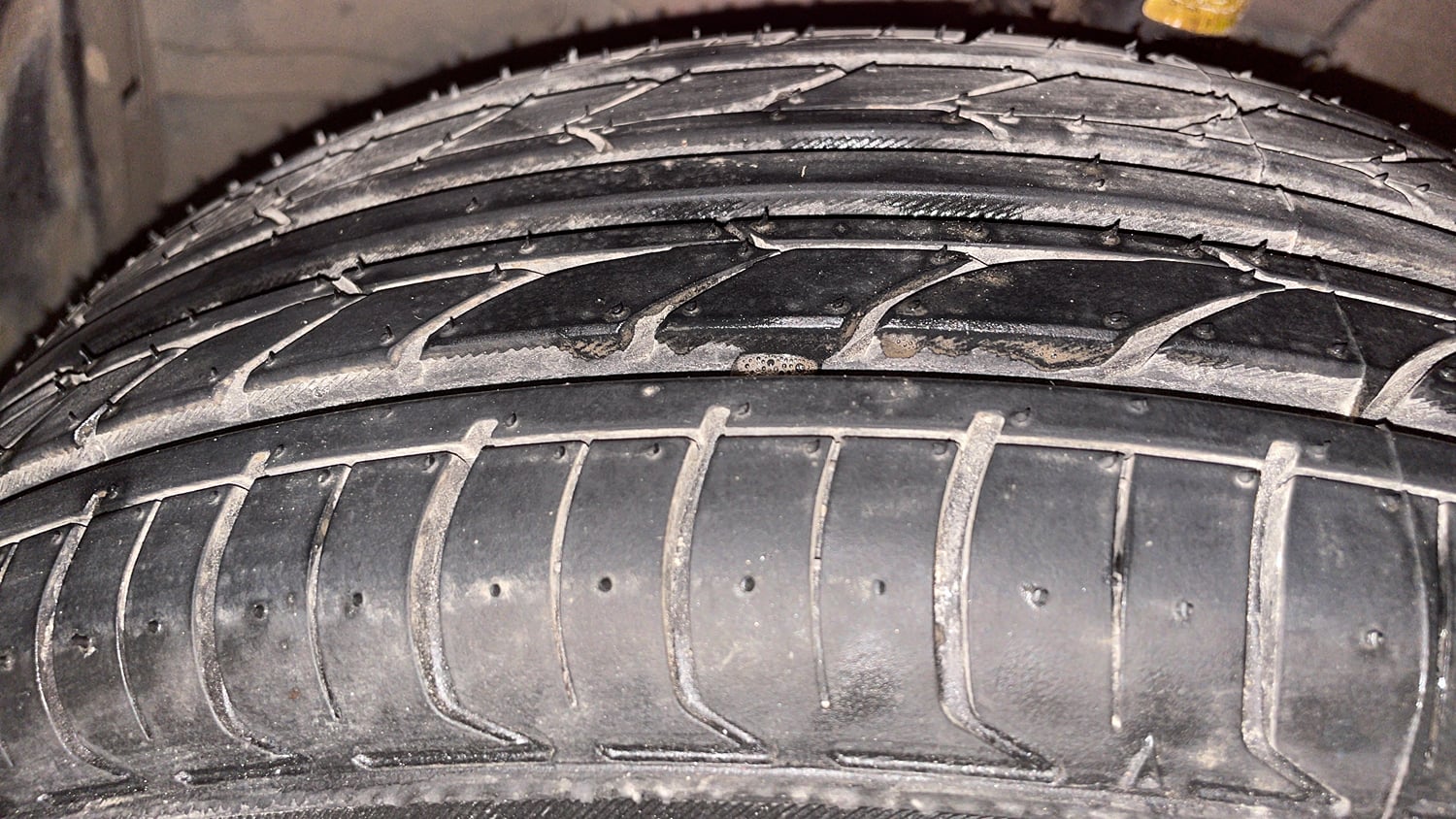 Used 2016 Honda Brio VX MT Petrol Manual tyres LEFT FRONT TYRE TREAD VIEW