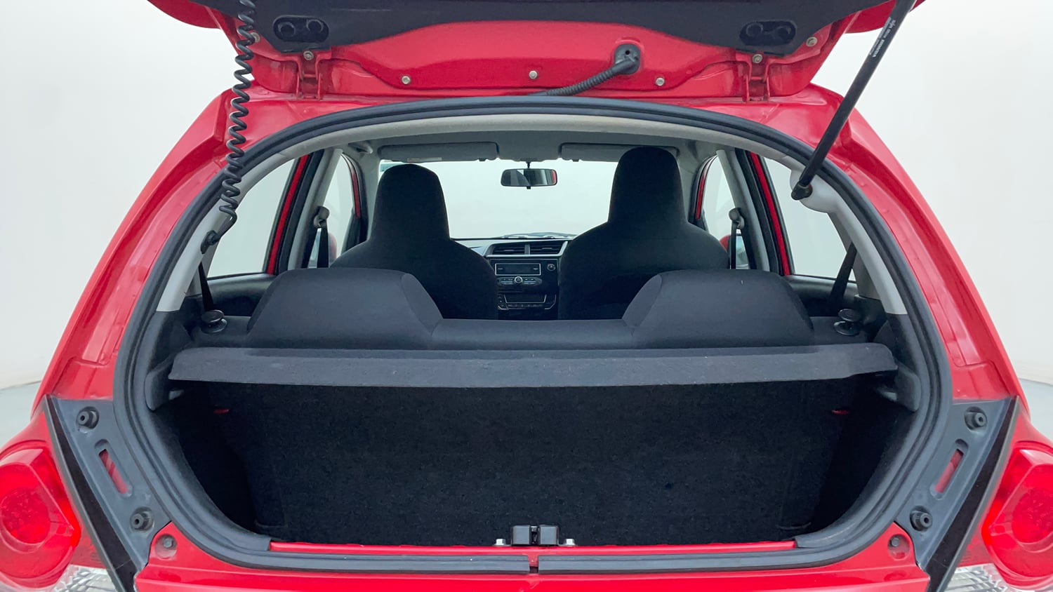 Used 2016 Honda Brio VX MT Petrol Manual interior DICKY INSIDE VIEW