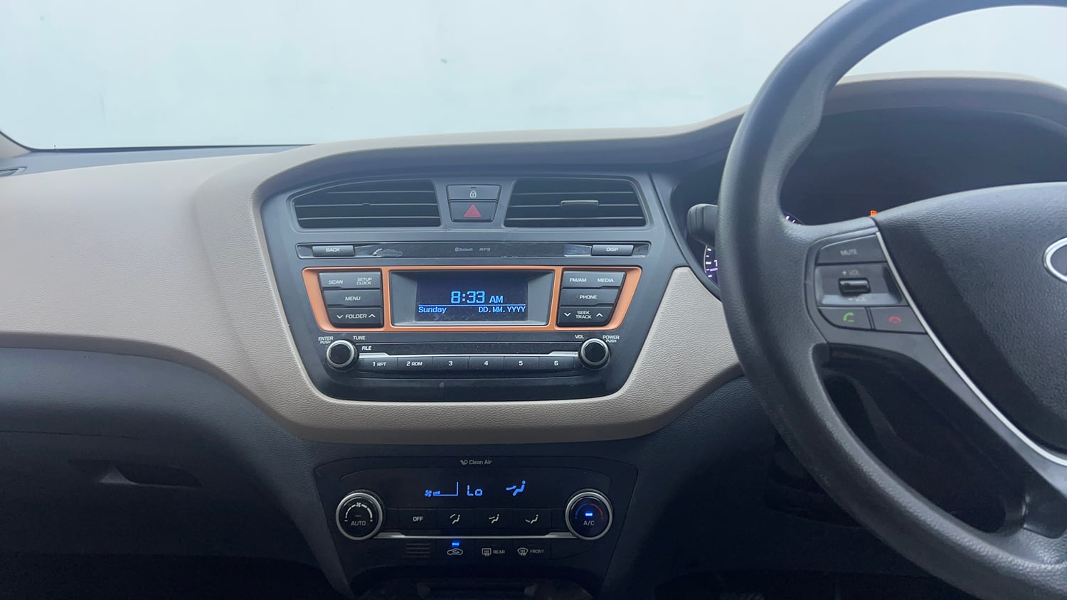 Used 2015 Hyundai Elite i20 Sportz 1.2 Petrol Manual interior MUSIC SYSTEM & AC CONTROL VIEW