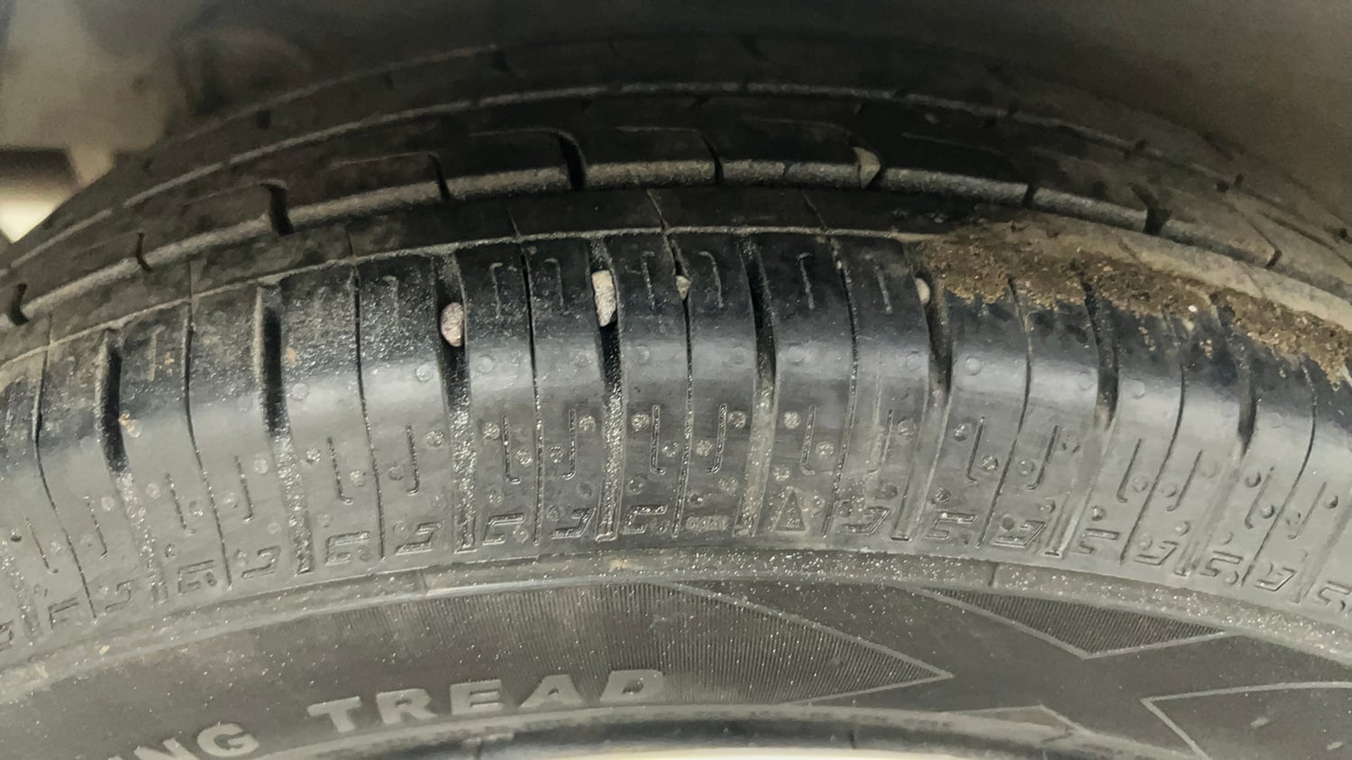 Used 2017 Hyundai Grand i10 Magna AT 1.2 Kappa VTVT Petrol Automatic tyres RIGHT REAR TYRE TREAD VIEW