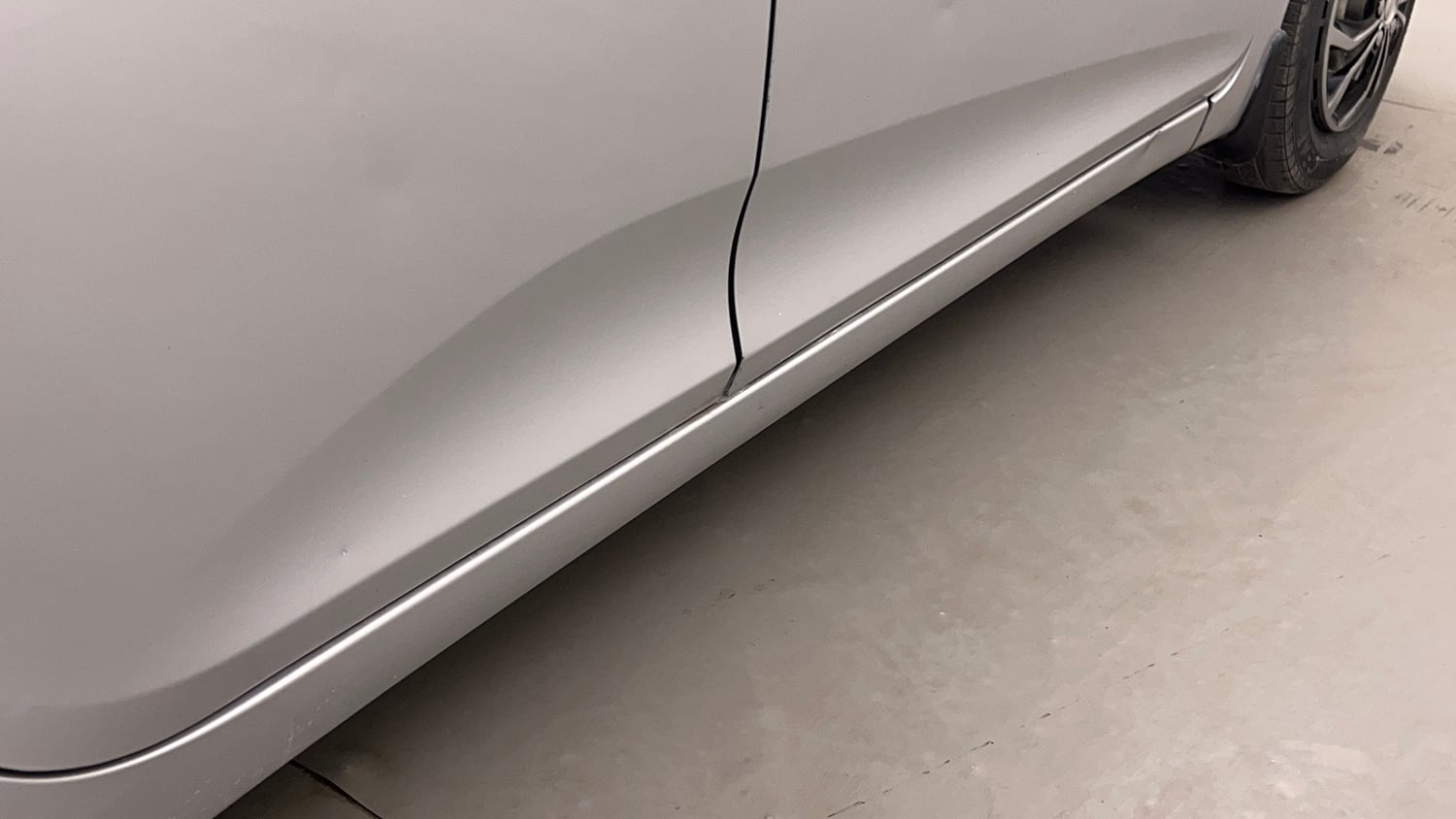 Used 2014 Hyundai Eon Era + Petrol Manual dents MINOR DENT
