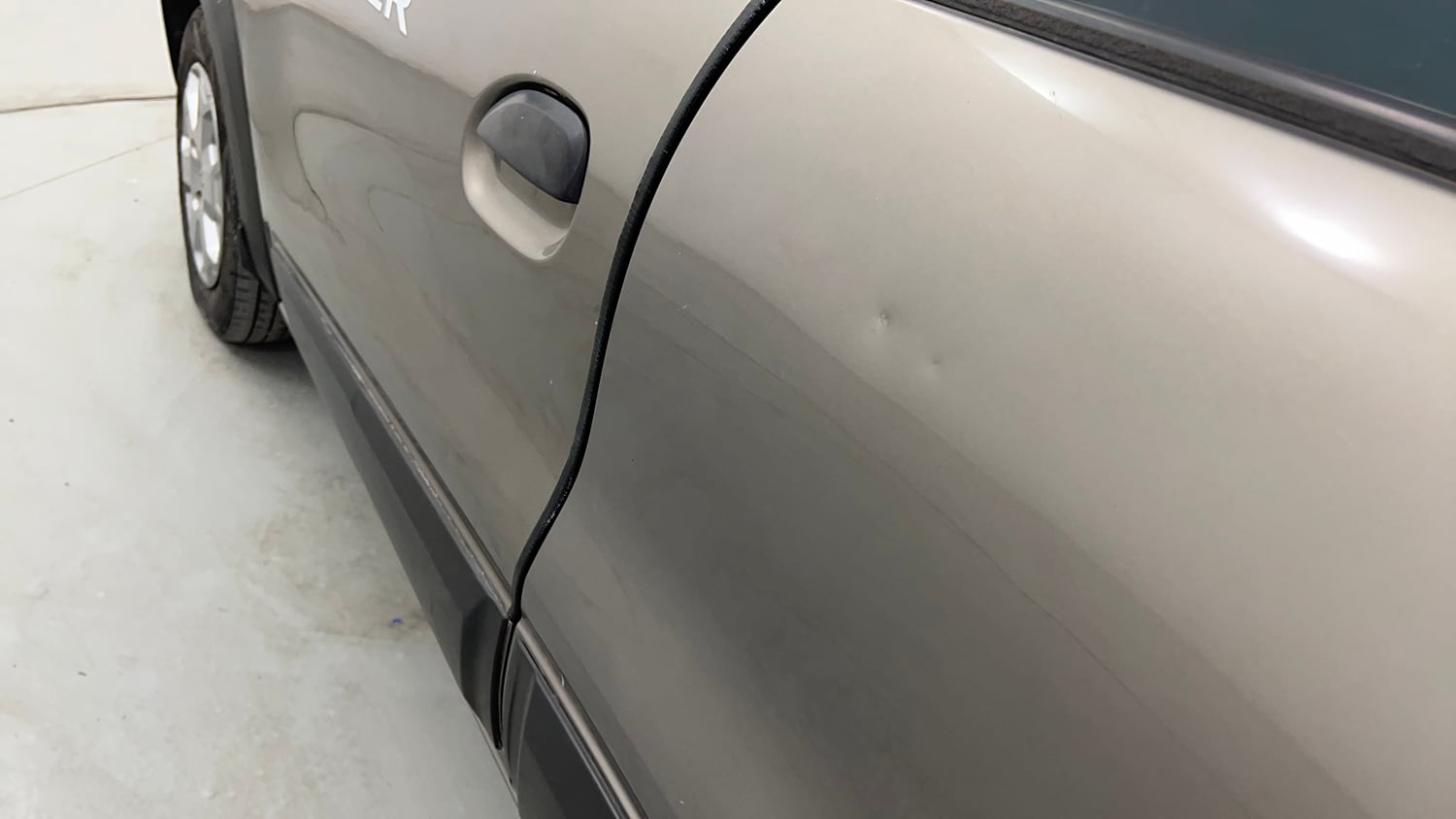 Used 2017 Renault Kwid CLIMBER 1.0 Petrol Manual dents MINOR SCRATCH