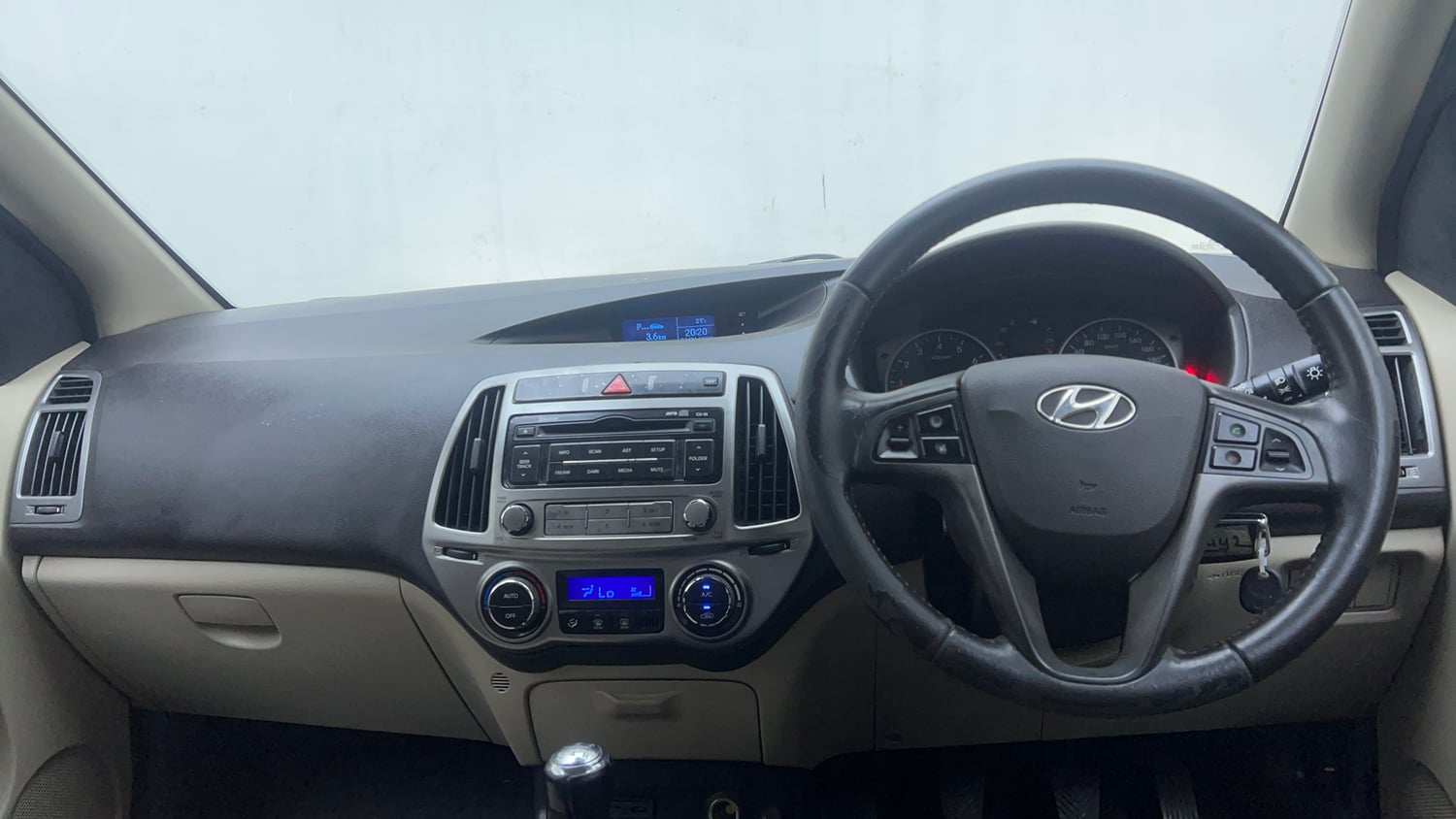 Used 2014 Hyundai i20 Sportz 1.2 Petrol Manual interior DASHBOARD VIEW