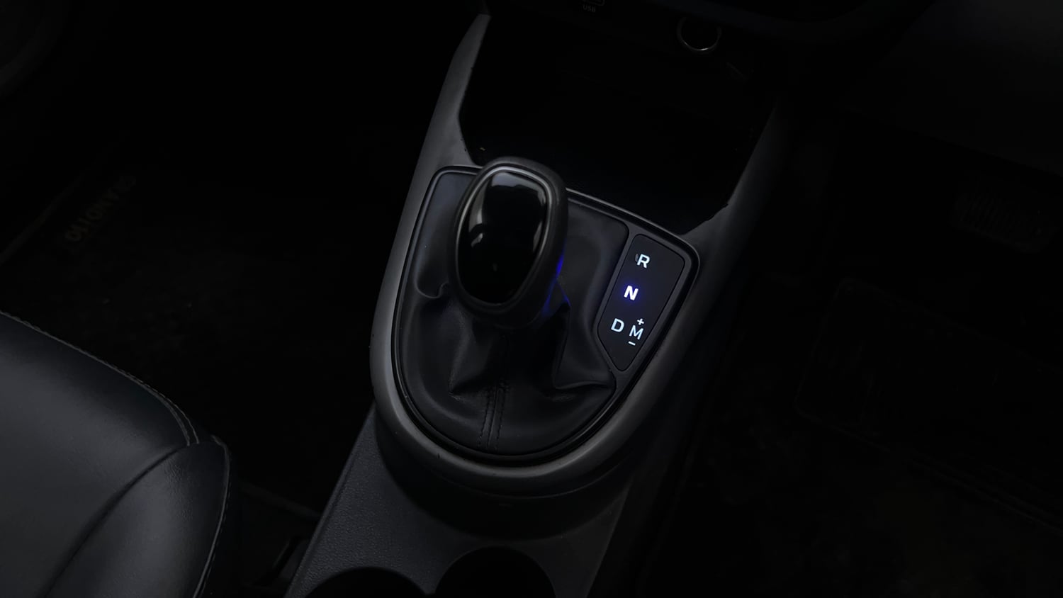 Used 2021 Hyundai Grand i10 Nios Sportz AMT 1.2 Kappa VTVT Petrol Automatic interior GEAR  KNOB VIEW