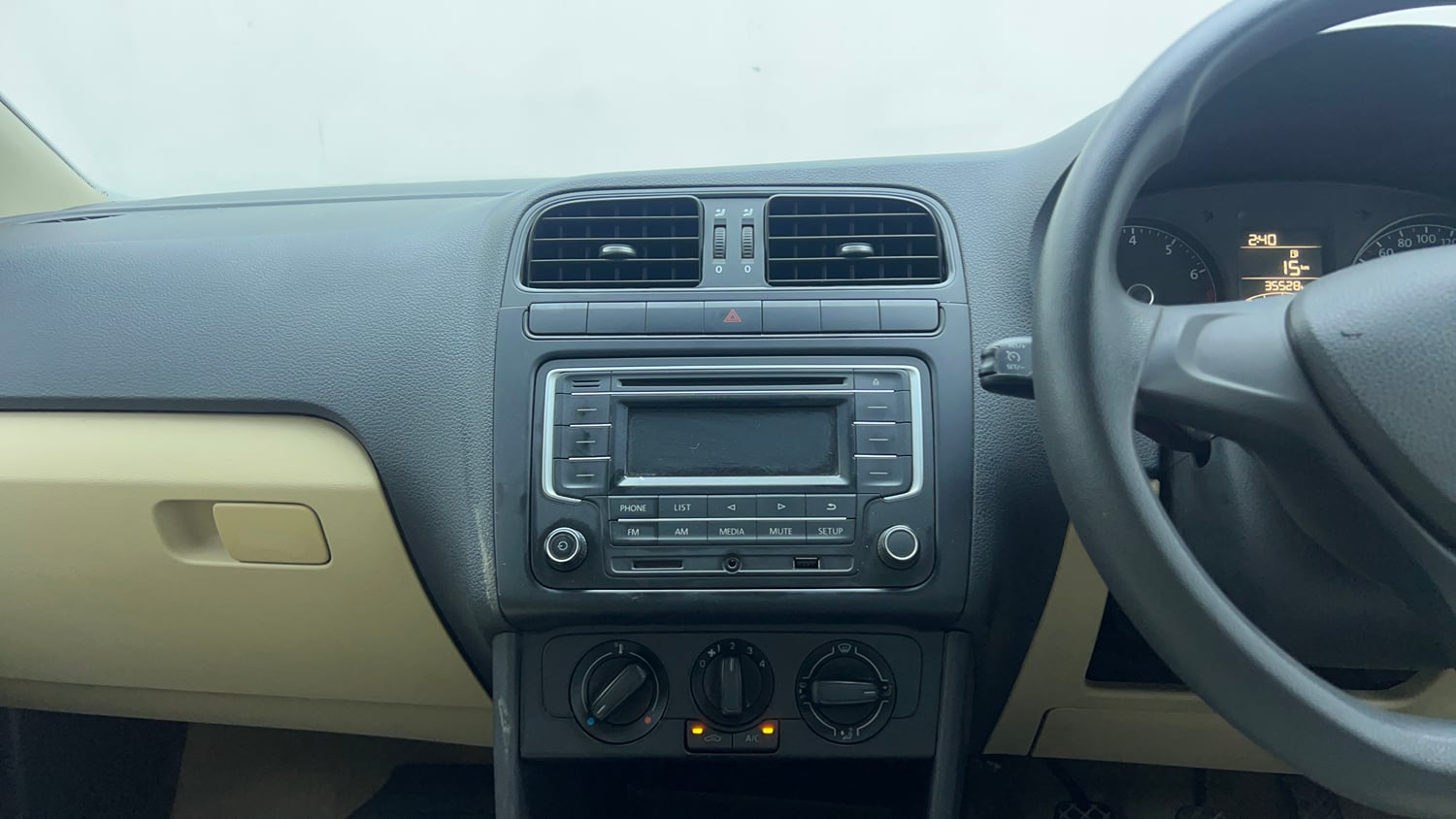 Used 2016 Volkswagen Ameo Comfortline 1.2L (P) Petrol Manual top_features Integrated (in-dash) music system