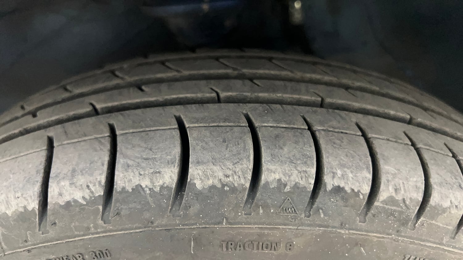 Used 2016 Maruti Suzuki Alto 800 Lxi Petrol Manual tyres LEFT FRONT TYRE TREAD VIEW