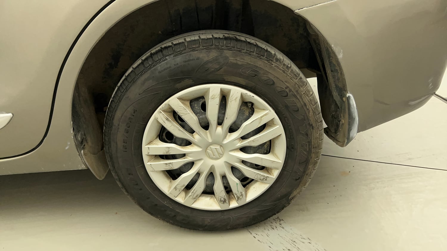 Used 2018 Maruti Suzuki Dzire VDi AMT Diesel Automatic tyres LEFT REAR TYRE RIM VIEW