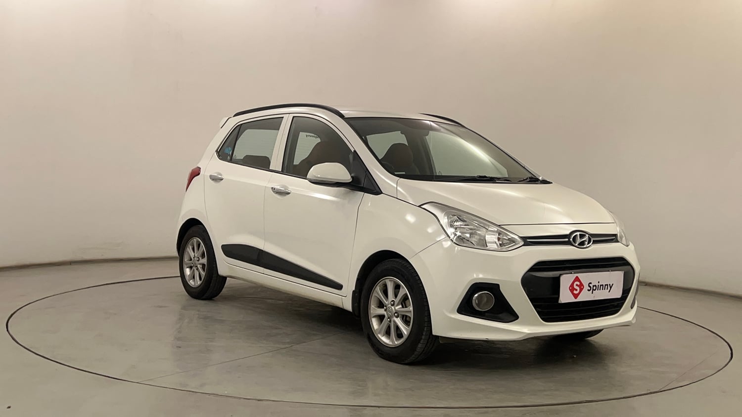 Used 2015 Hyundai Grand i10 Asta AT 1.2 Kappa VTVT Petrol Automatic exterior RIGHT FRONT CORNER VIEW