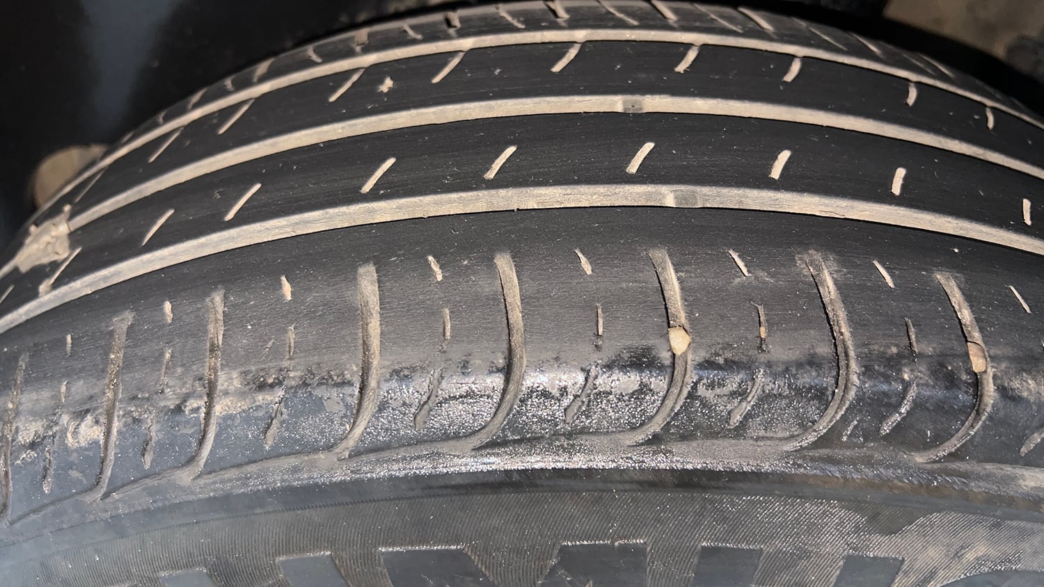 Used 2024 Kia Seltos HTE 1.5 Diesel MT Diesel Manual tyres LEFT REAR TYRE TREAD VIEW
