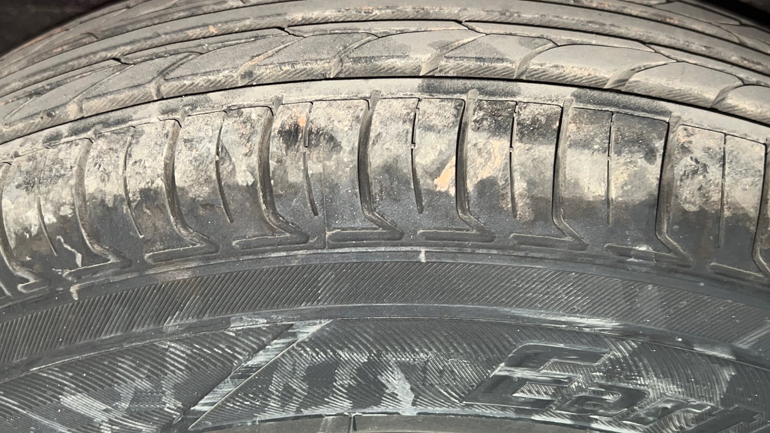 Used 2013 Hyundai i10 Era 1.1 iRDE2 Petrol Manual tyres RIGHT REAR TYRE TREAD VIEW