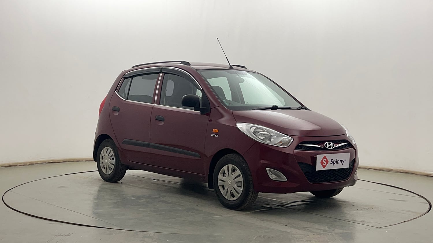 Used 2013 Hyundai i10 Era 1.1 iRDE2 Petrol Manual exterior RIGHT FRONT CORNER VIEW
