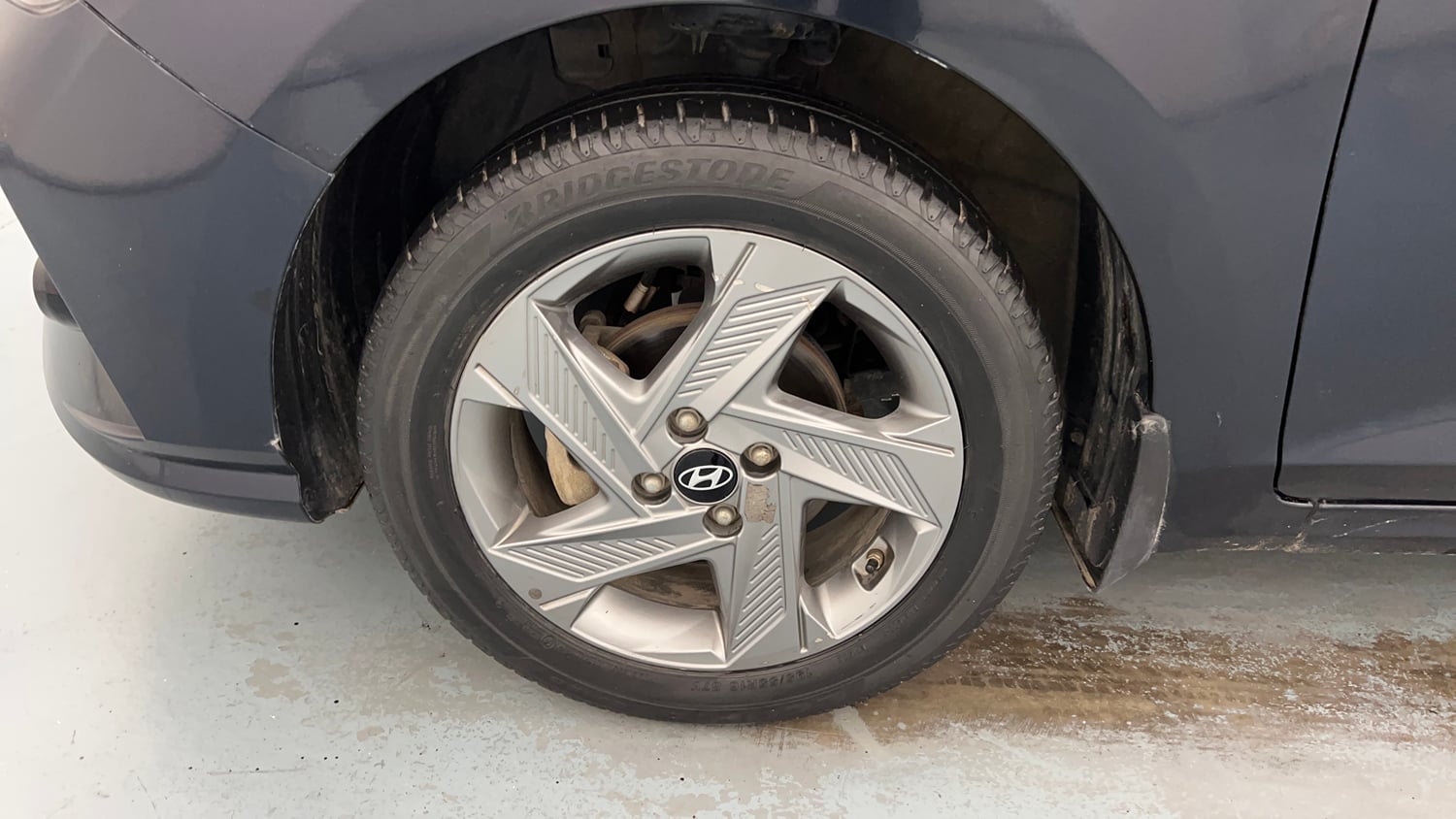 Used 2022 Hyundai Verna SX 1.5 MPi Petrol Manual tyres LEFT FRONT TYRE RIM VIEW