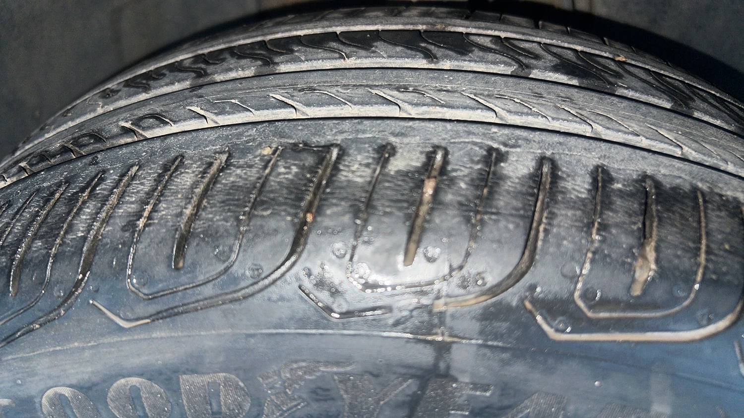 Used 2023 Tata Altroz XZA Plus Petrol Petrol Automatic tyres RIGHT FRONT TYRE TREAD VIEW