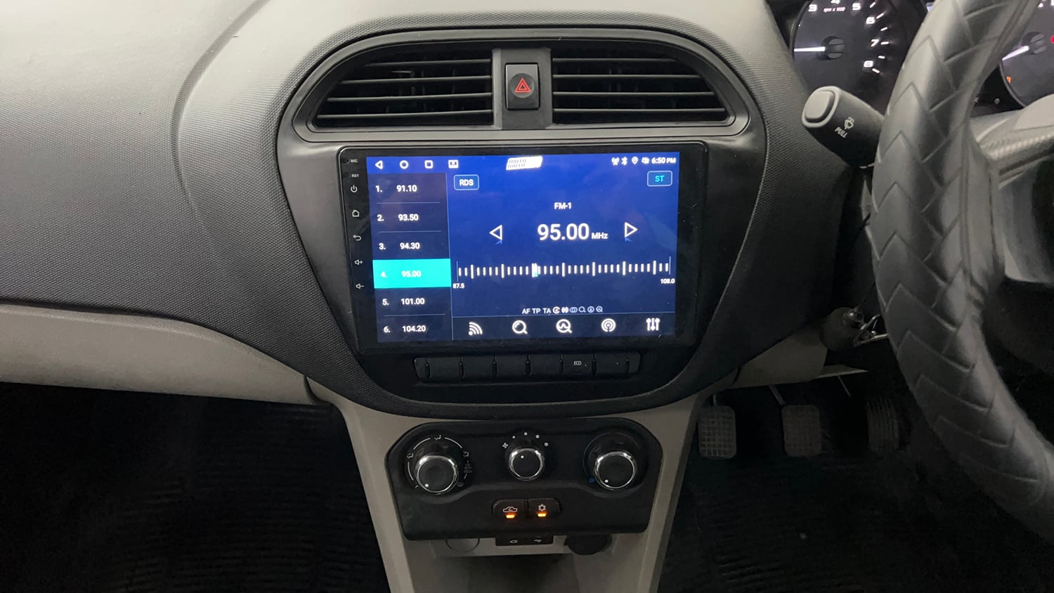 Used 2018 Tata Tiago Revotron XT Petrol Manual interior MUSIC SYSTEM & AC CONTROL VIEW