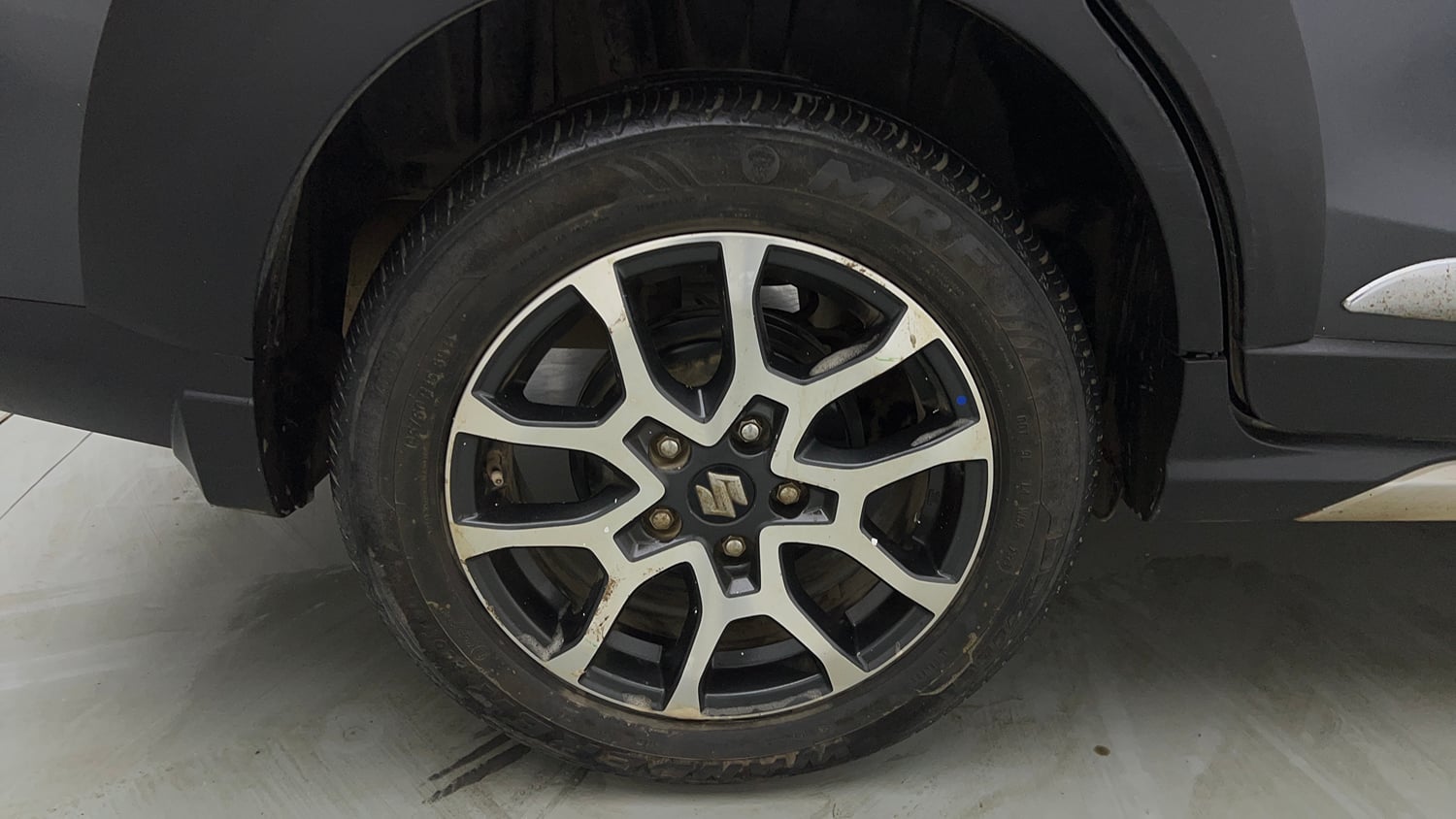 Used 2023 Maruti Suzuki XL6 Zeta MT Petrol Petrol Manual tyres RIGHT REAR TYRE RIM VIEW