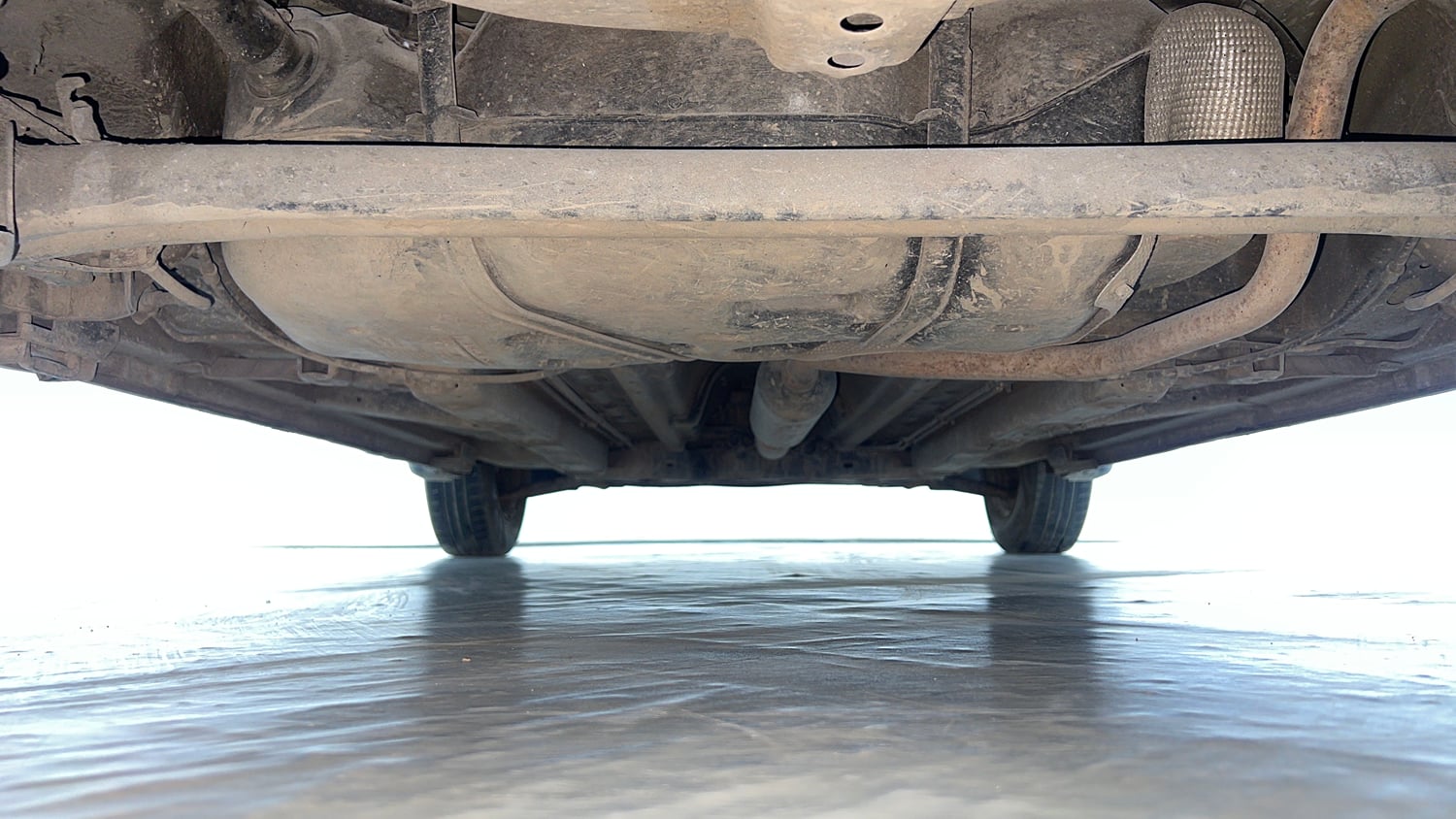 Used 2014 Maruti Suzuki Swift VXi Petrol Manual extra REAR UNDERBODY VIEW (TAKEN FROM REAR)