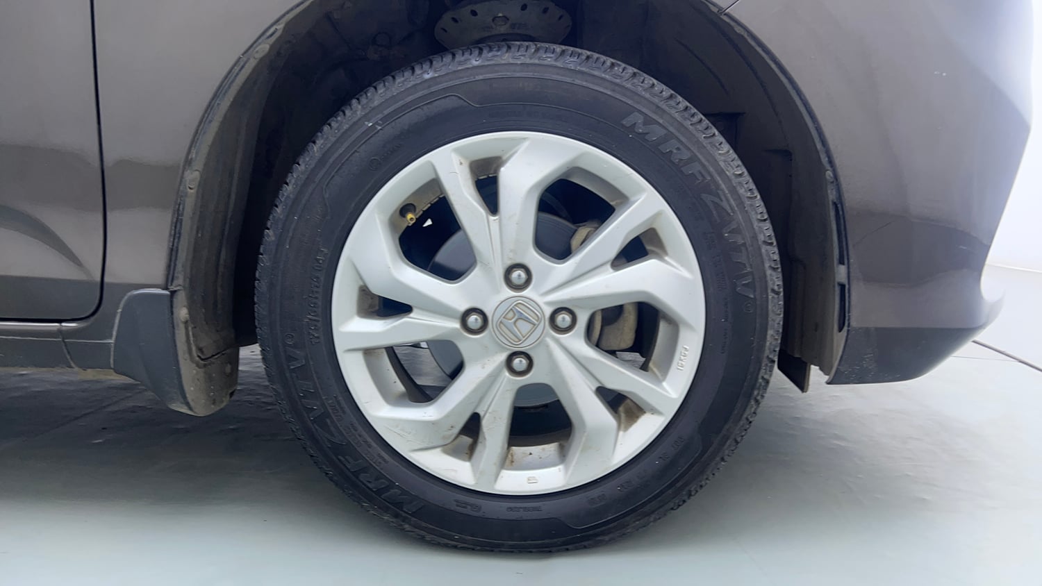 Used 2020 Honda Amaze 1.2 VX MT Petrol Petrol Manual tyres RIGHT FRONT TYRE RIM VIEW