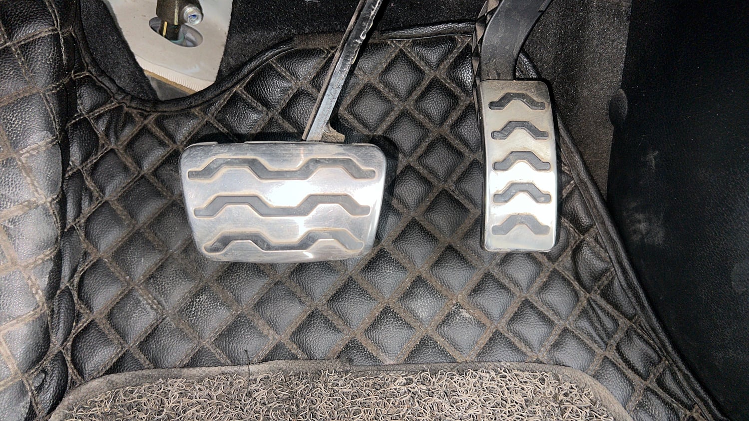 Used 2022 Kia Sonet GTX Plus 1.5 AT Diesel Automatic interior PEDALS VIEW