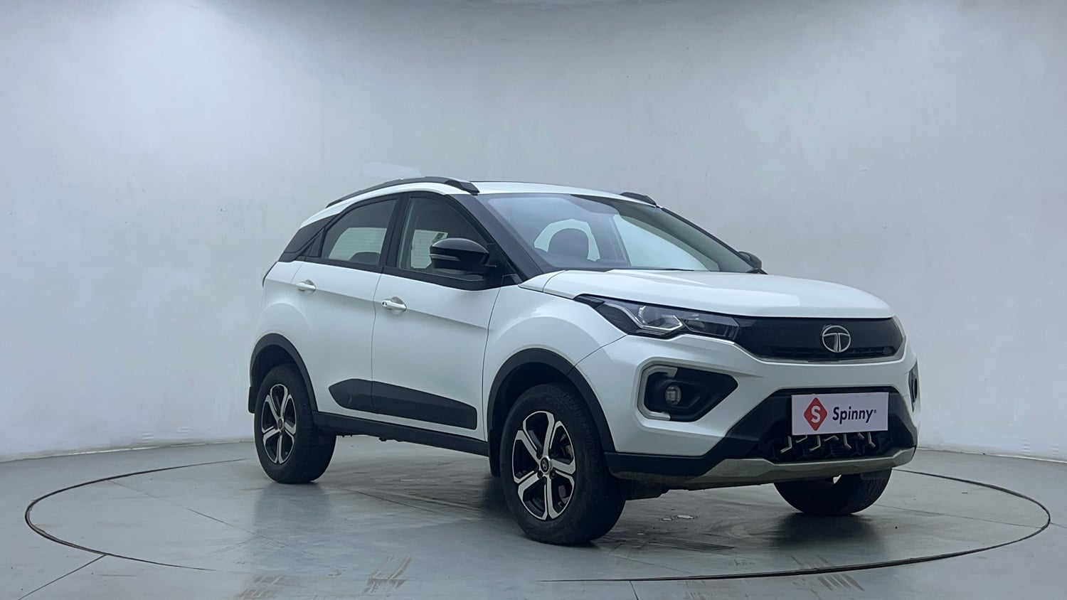 Used 2023 Tata Nexon XZA Plus (S) Petrol Automatic exterior RIGHT FRONT CORNER VIEW