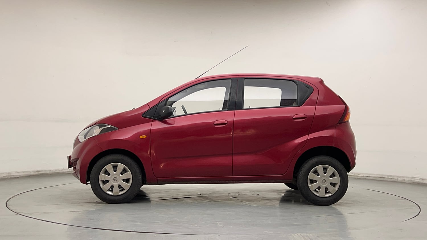 Used 2016 Datsun Redi-GO T (O) Petrol Manual exterior LEFT SIDE VIEW