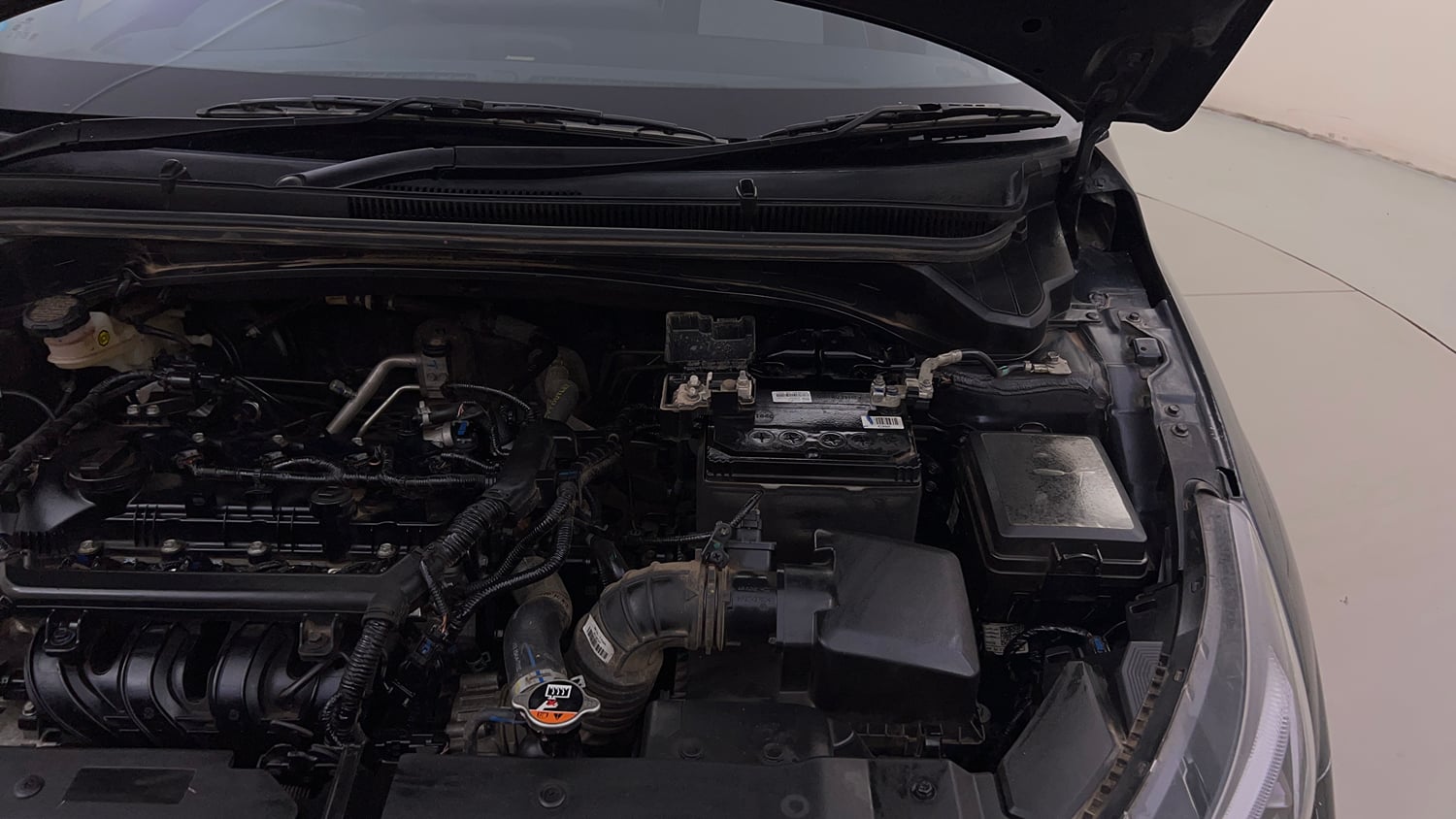 Used 2024 Hyundai New i20 Asta (O) 1.2 IVT Petrol Automatic engine ENGINE LEFT SIDE HINGE & APRON VIEW