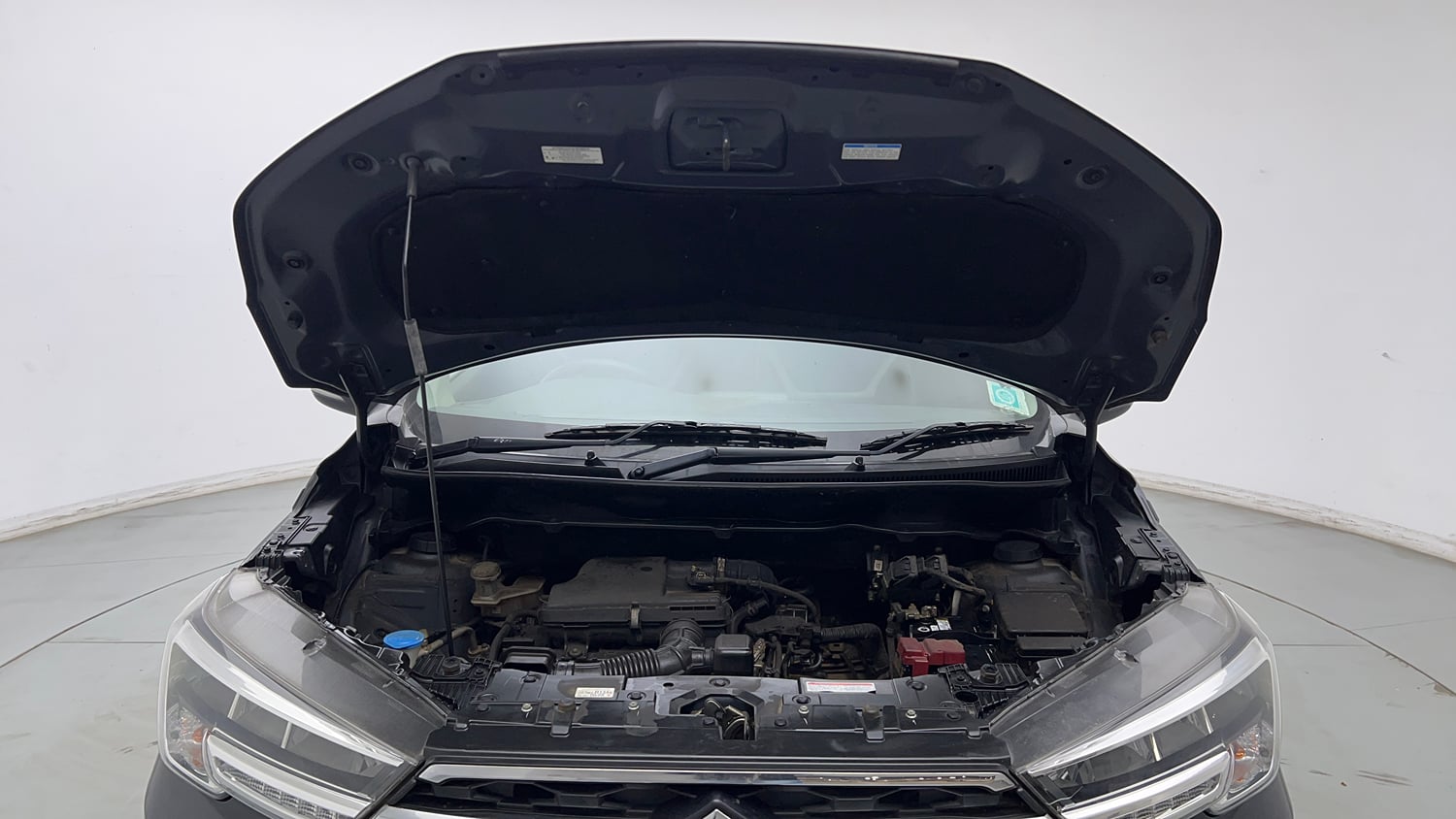 Used 2023 Maruti Suzuki XL6 Zeta MT Petrol Petrol Manual engine ENGINE & BONNET OPEN FRONT VIEW