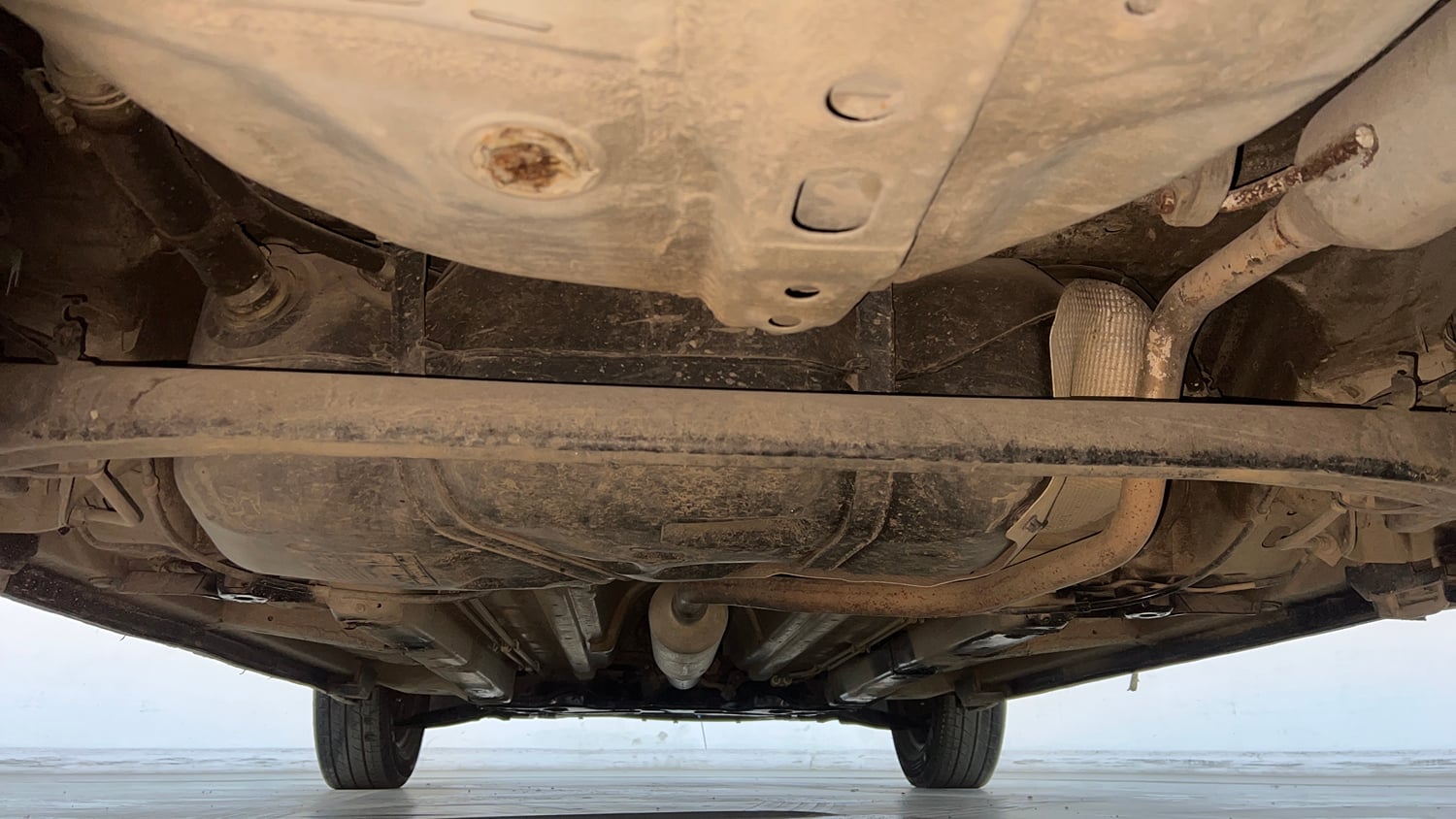 Used 2016 Maruti Suzuki Swift Lxi (O) Petrol Manual extra REAR UNDERBODY VIEW (TAKEN FROM REAR)
