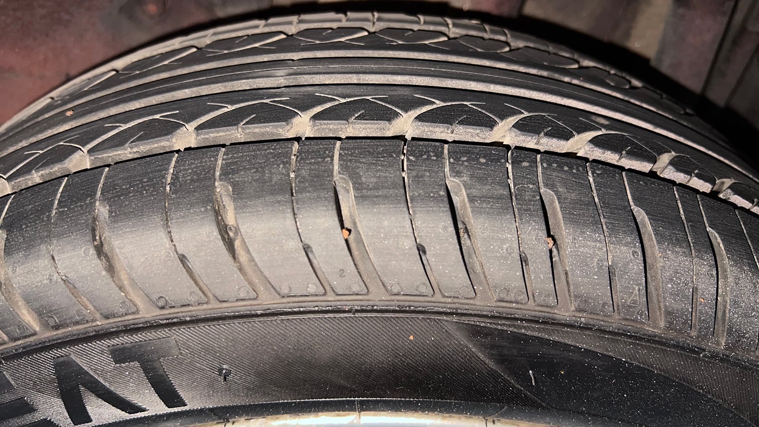 Used 2018 Tata Tiago Revotron XZA Petrol Automatic tyres LEFT REAR TYRE TREAD VIEW