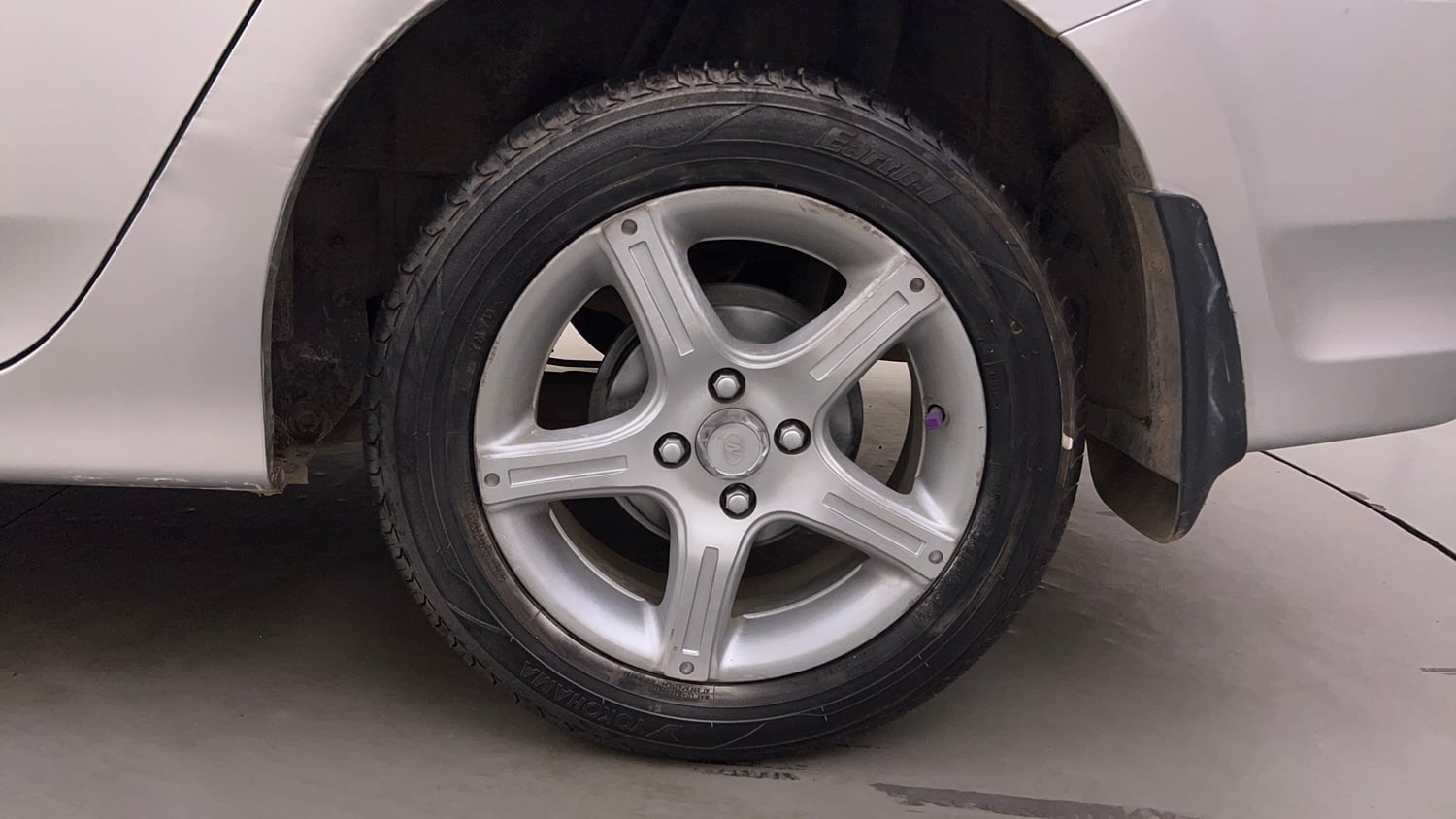 Used 2012 Honda City 1.5 E MT Petrol Manual tyres LEFT REAR TYRE RIM VIEW