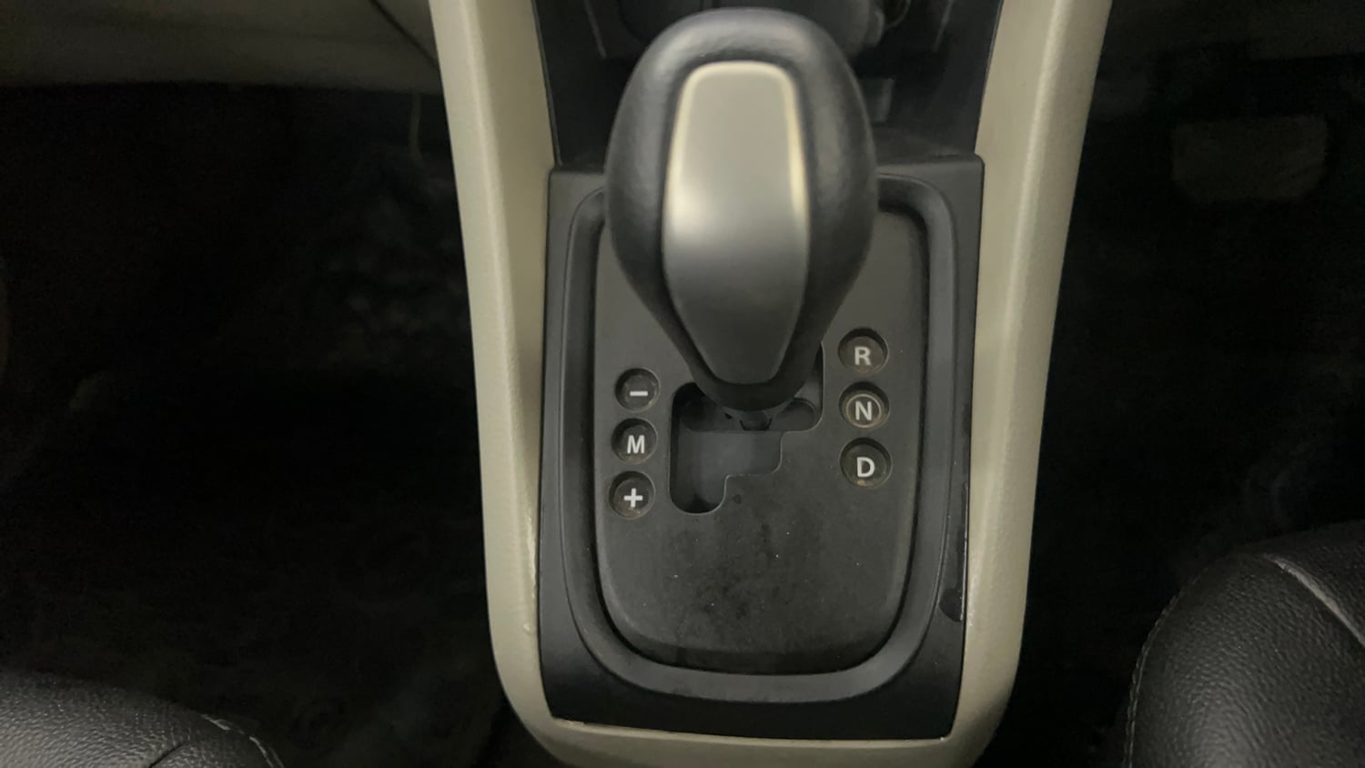 Used 2014 Maruti Suzuki Celerio VXi AMT Petrol Automatic interior GEAR  KNOB VIEW