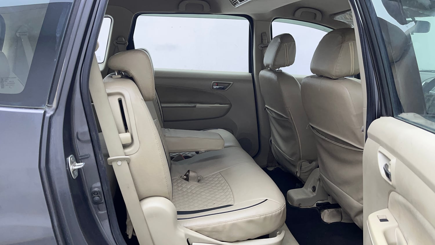Used 2018 Maruti Suzuki Ertiga ZXI Petrol Manual interior RIGHT SIDE REAR DOOR CABIN VIEW
