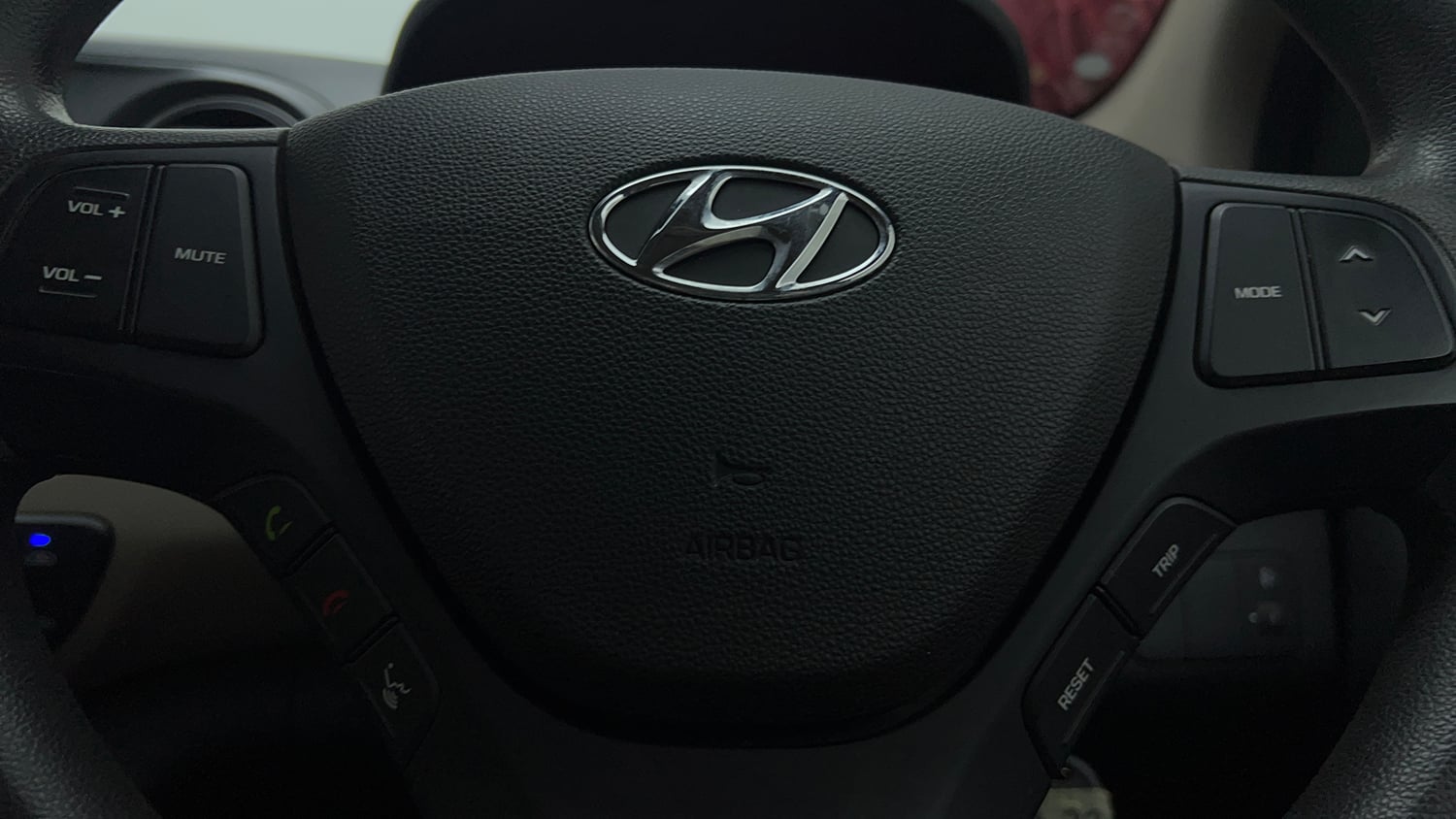 Used 2018 Hyundai Grand i10 Sportz 1.2 Kappa VTVT Petrol Manual top_features Airbags