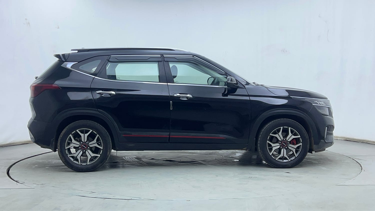 Used 2021 Kia Seltos GTX Plus 1.4 Petrol Manual exterior RIGHT SIDE VIEW
