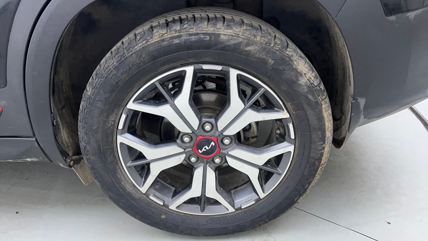 Used 2021 Kia Seltos GTX Plus 1.4 Petrol Manual tyres LEFT REAR TYRE RIM VIEW