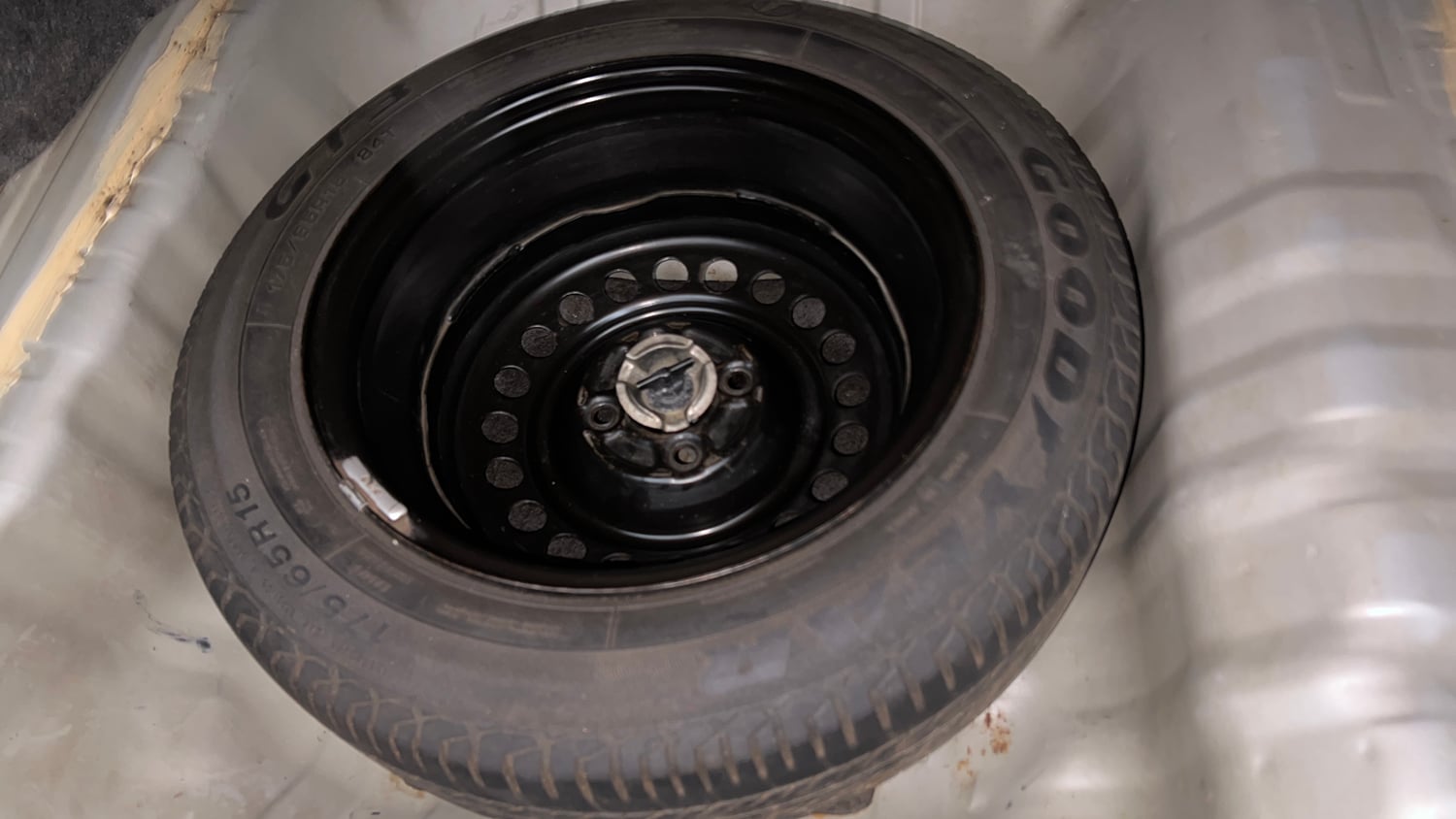 Used 2012 Honda City 1.5 E MT Petrol Manual tyres SPARE TYRE VIEW