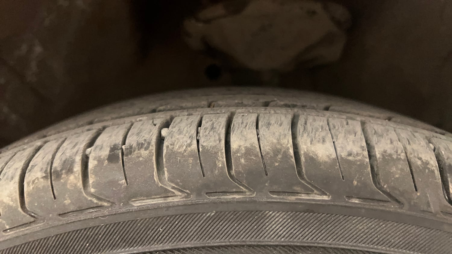 Used 2014 Maruti Suzuki Celerio VXi AMT Petrol Automatic tyres RIGHT FRONT TYRE TREAD VIEW