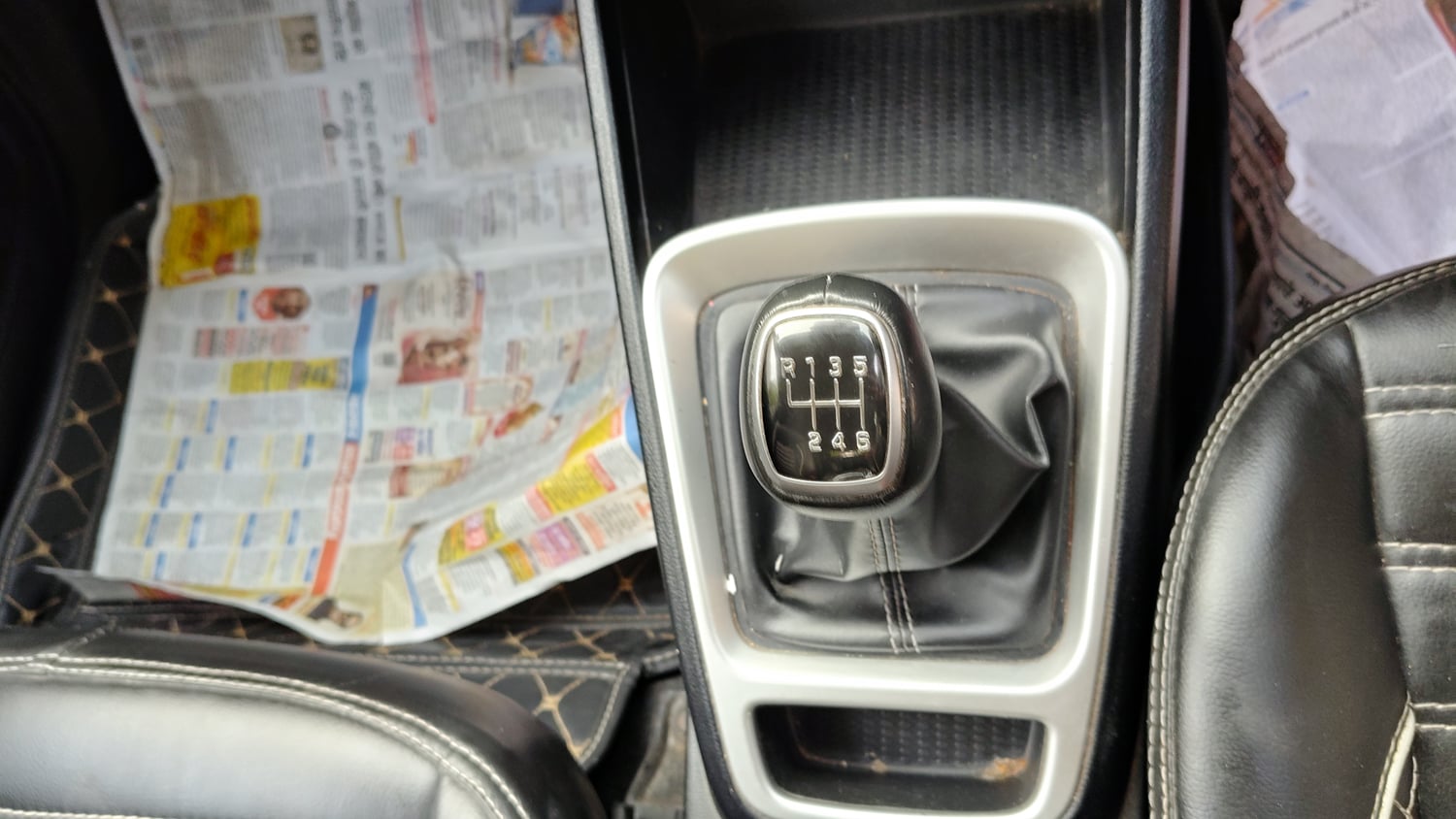 Used 2022 Hyundai Venue SX 1.0 Turbo Petrol Manual interior GEAR  KNOB VIEW