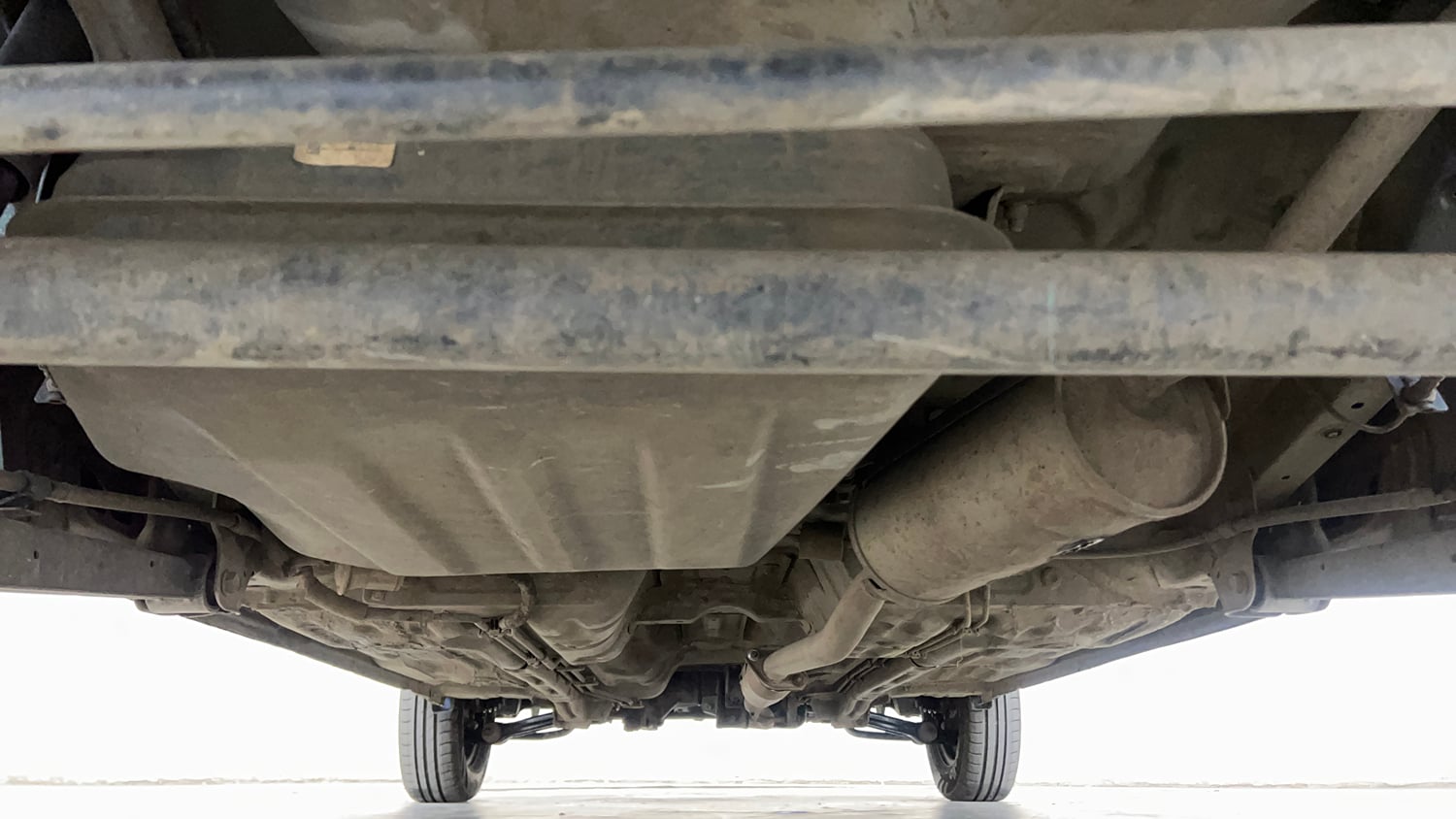 Used 2016 Maruti Suzuki Alto 800 Lxi Petrol Manual extra REAR UNDERBODY VIEW (TAKEN FROM REAR)